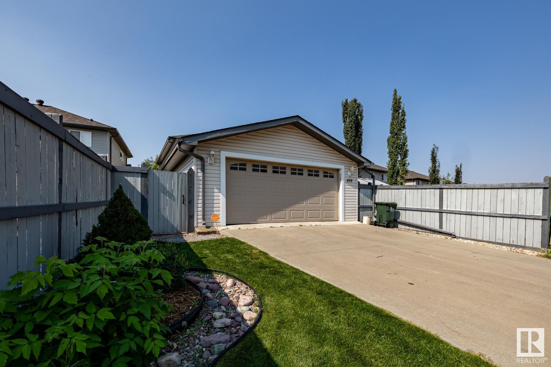 408 CHARLOTTE Crescent