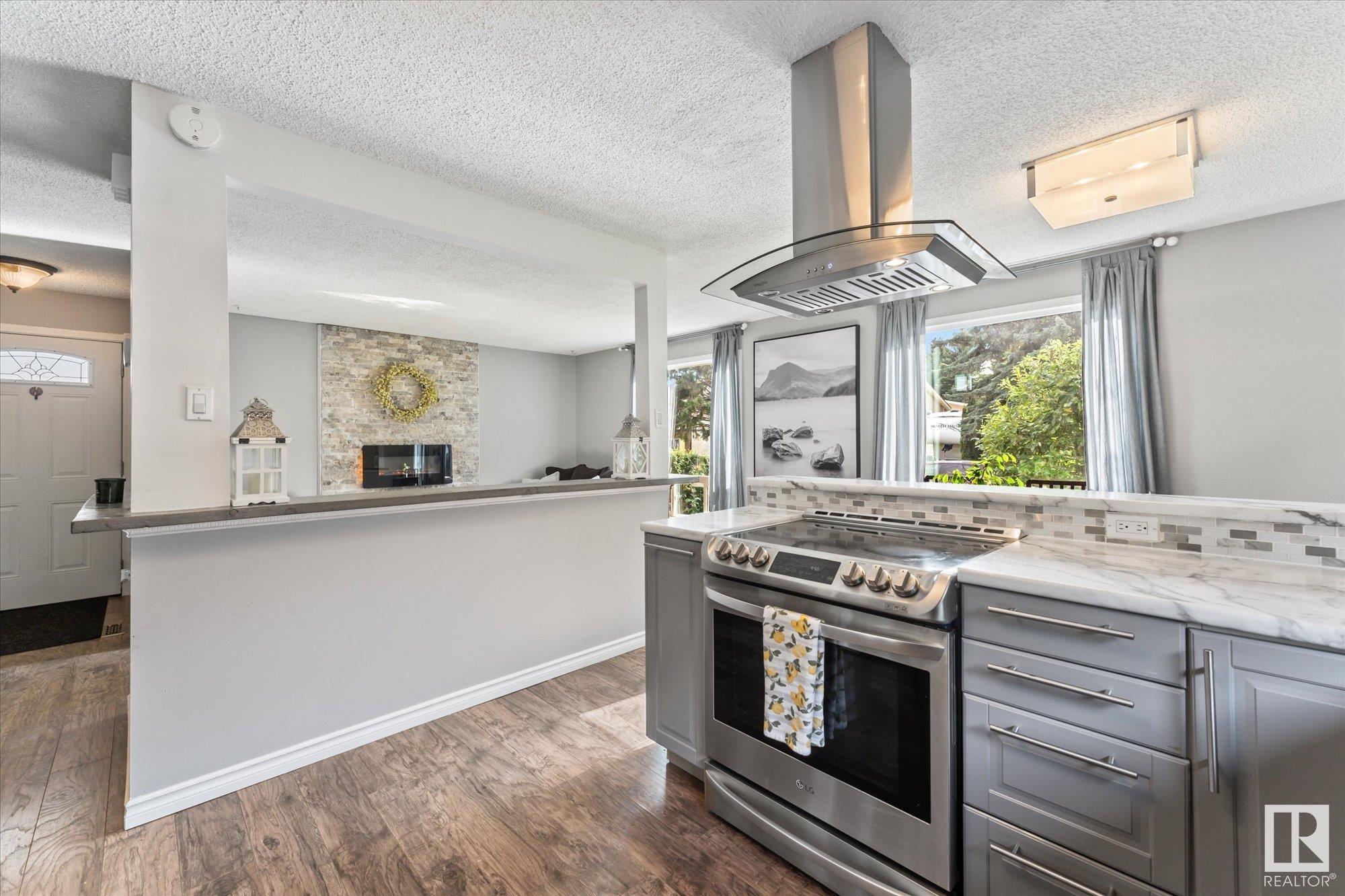 212 GREENWOOD Drive