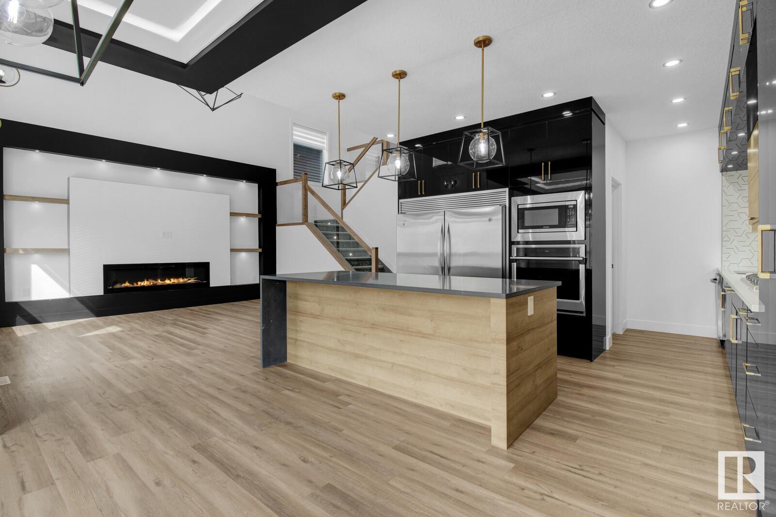 6047 CRAWFORD Drive