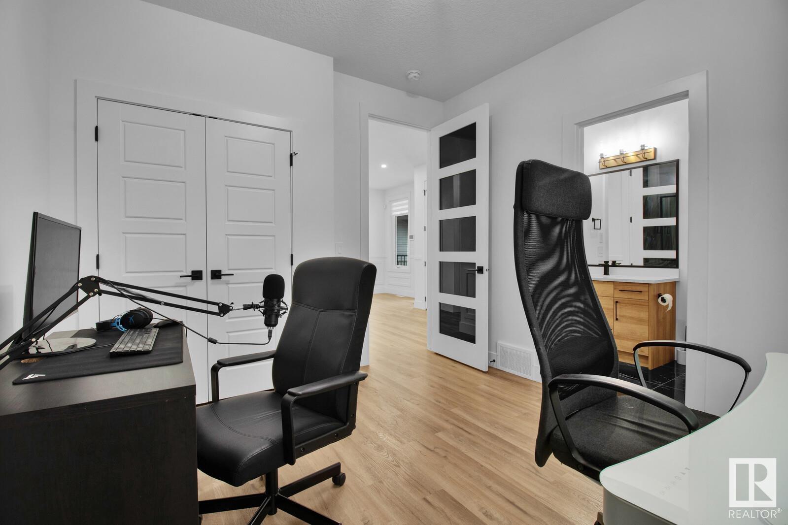 6047 CRAWFORD Drive