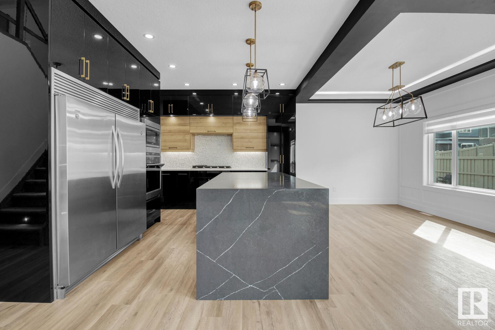 6047 CRAWFORD Drive