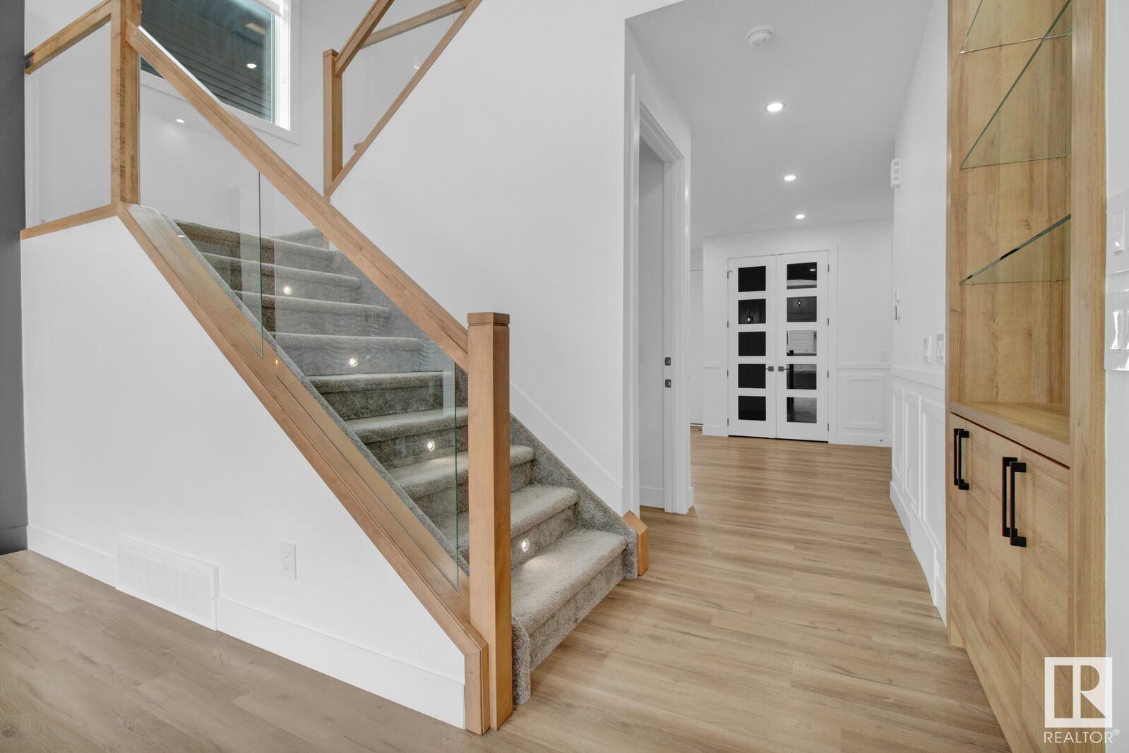 6047 CRAWFORD Drive