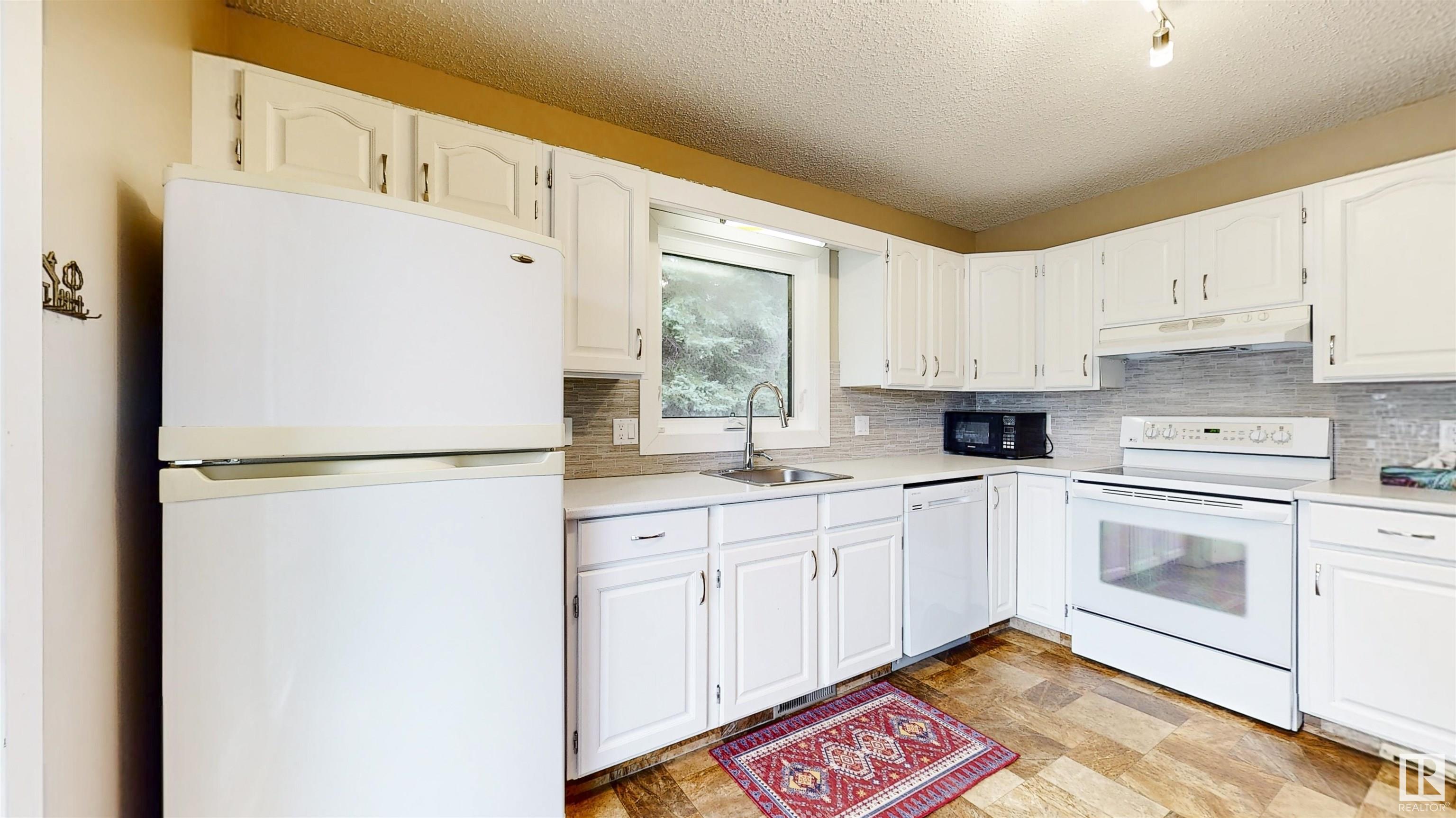 25 20 GEORGIAN Way