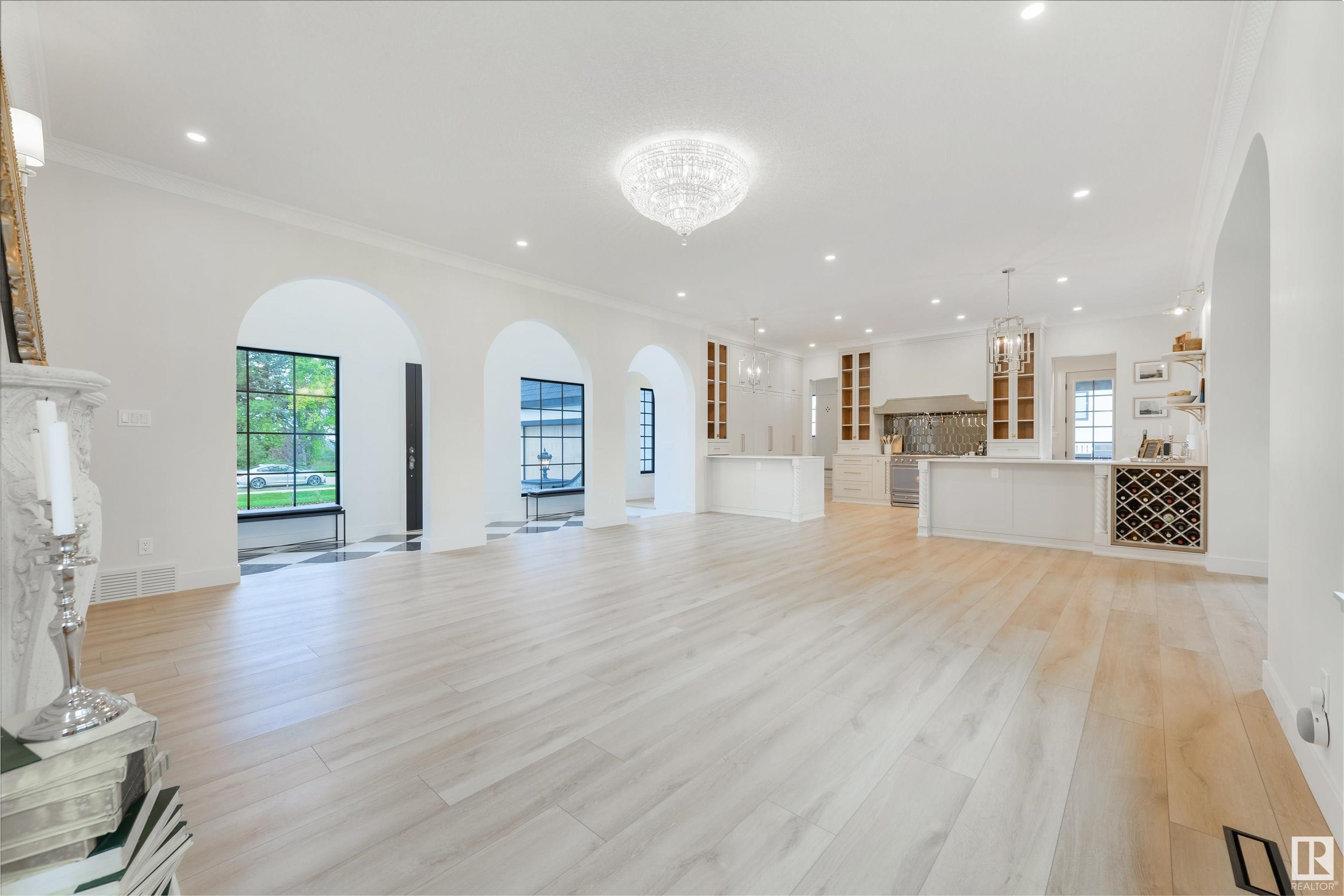 183 WINDERMERE Drive
