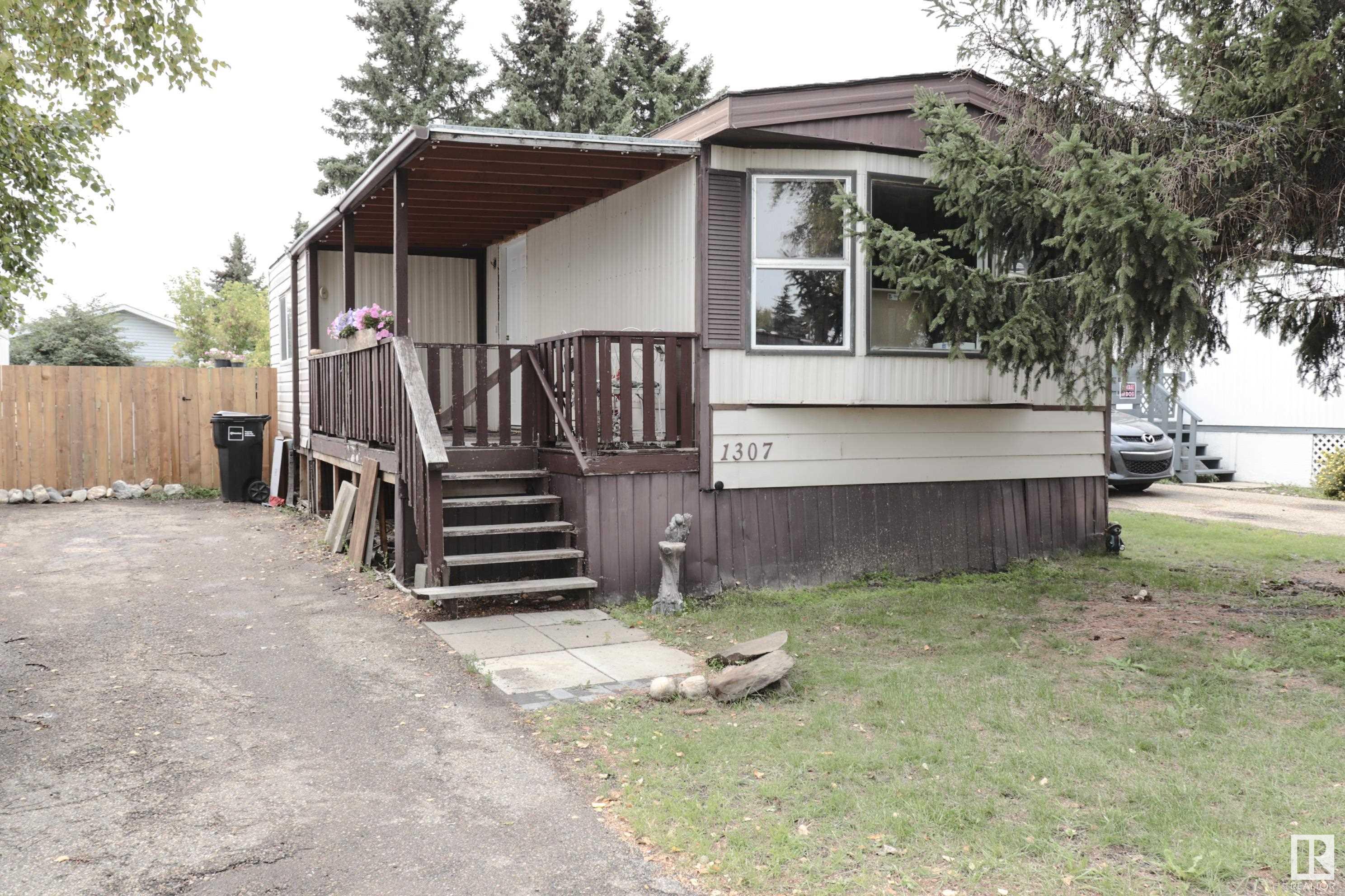 1307 West Wood Gate
