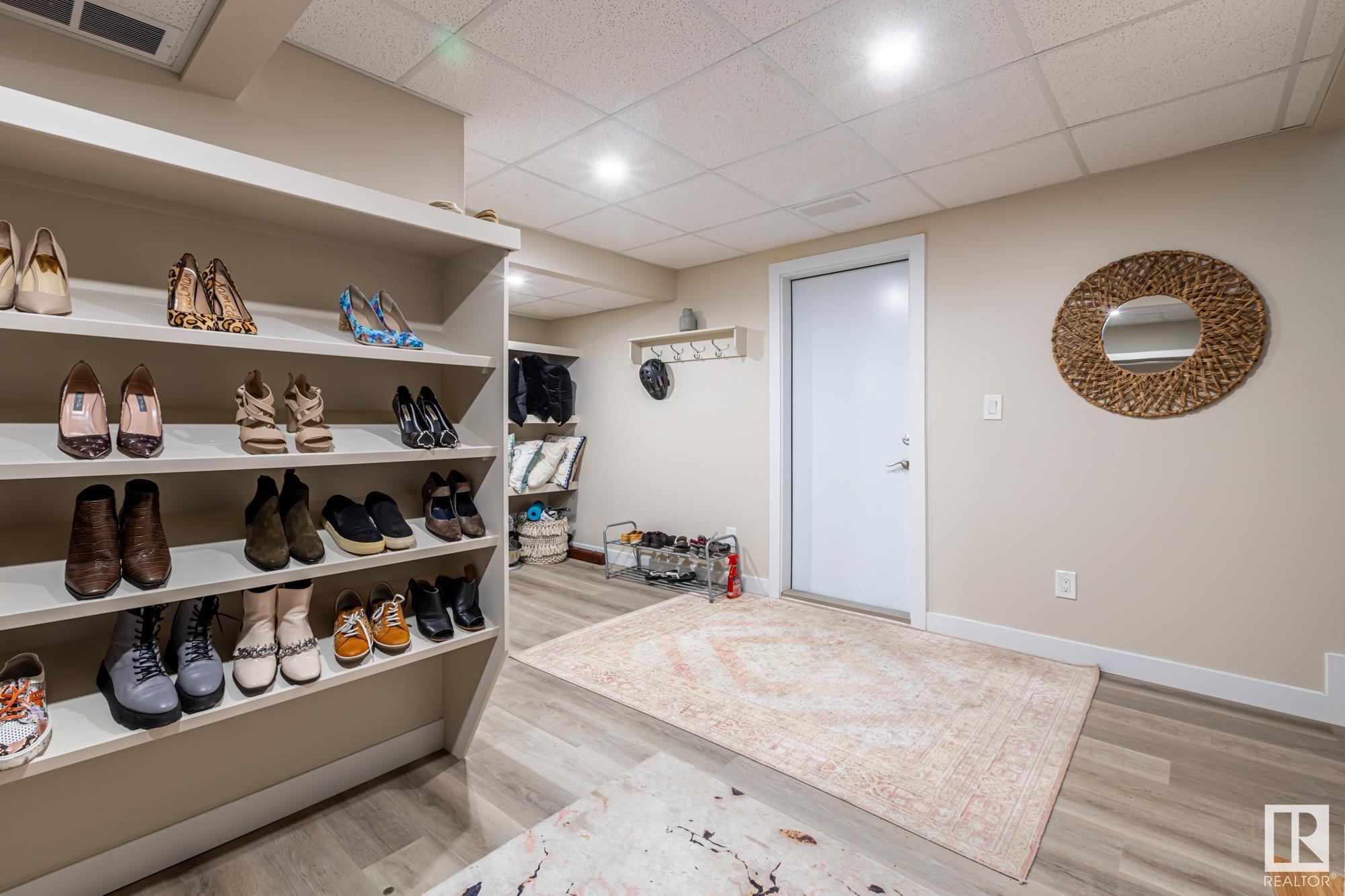 401 LAKESIDE Green