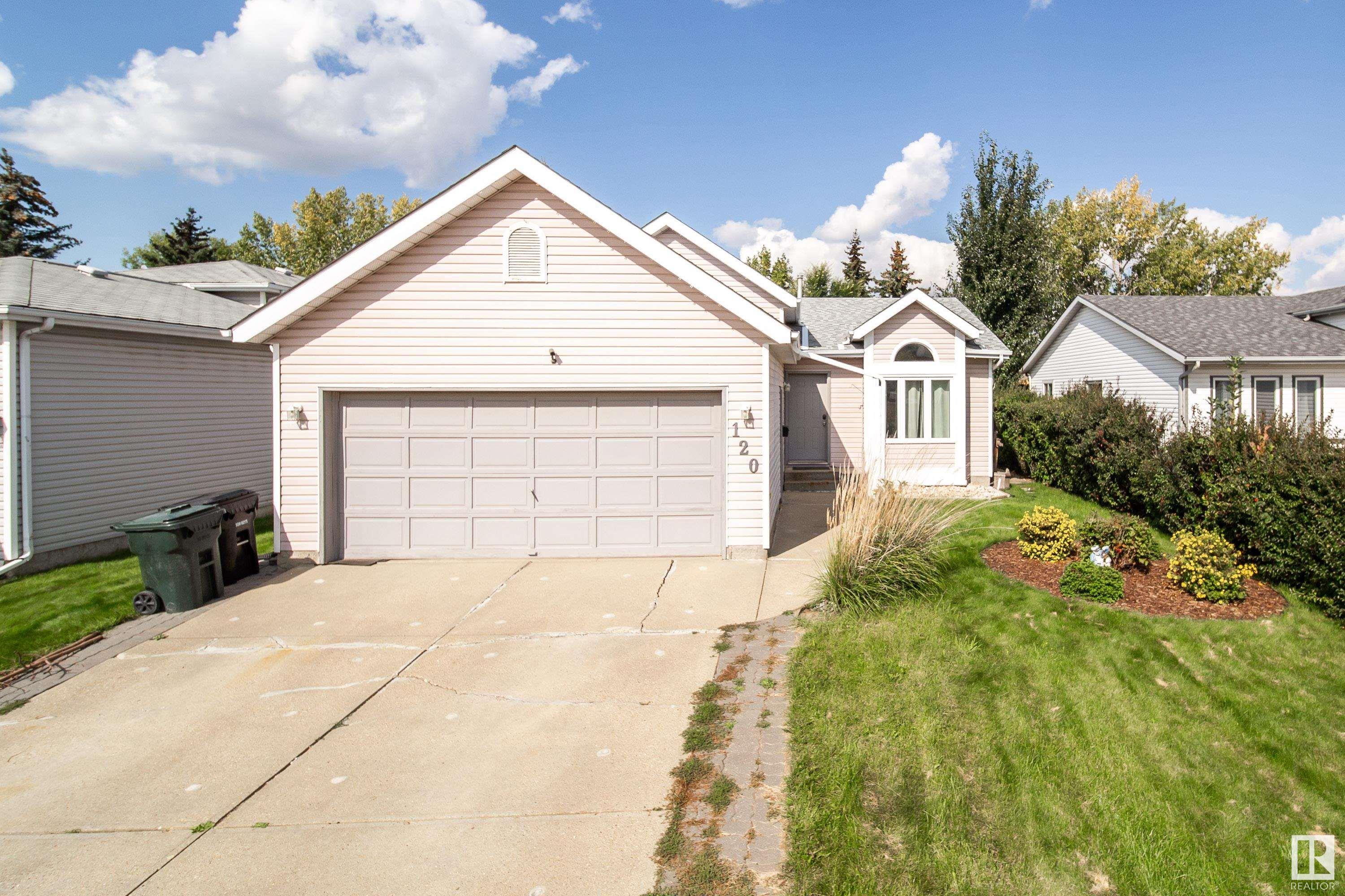 120 WOODSIDE Crescent