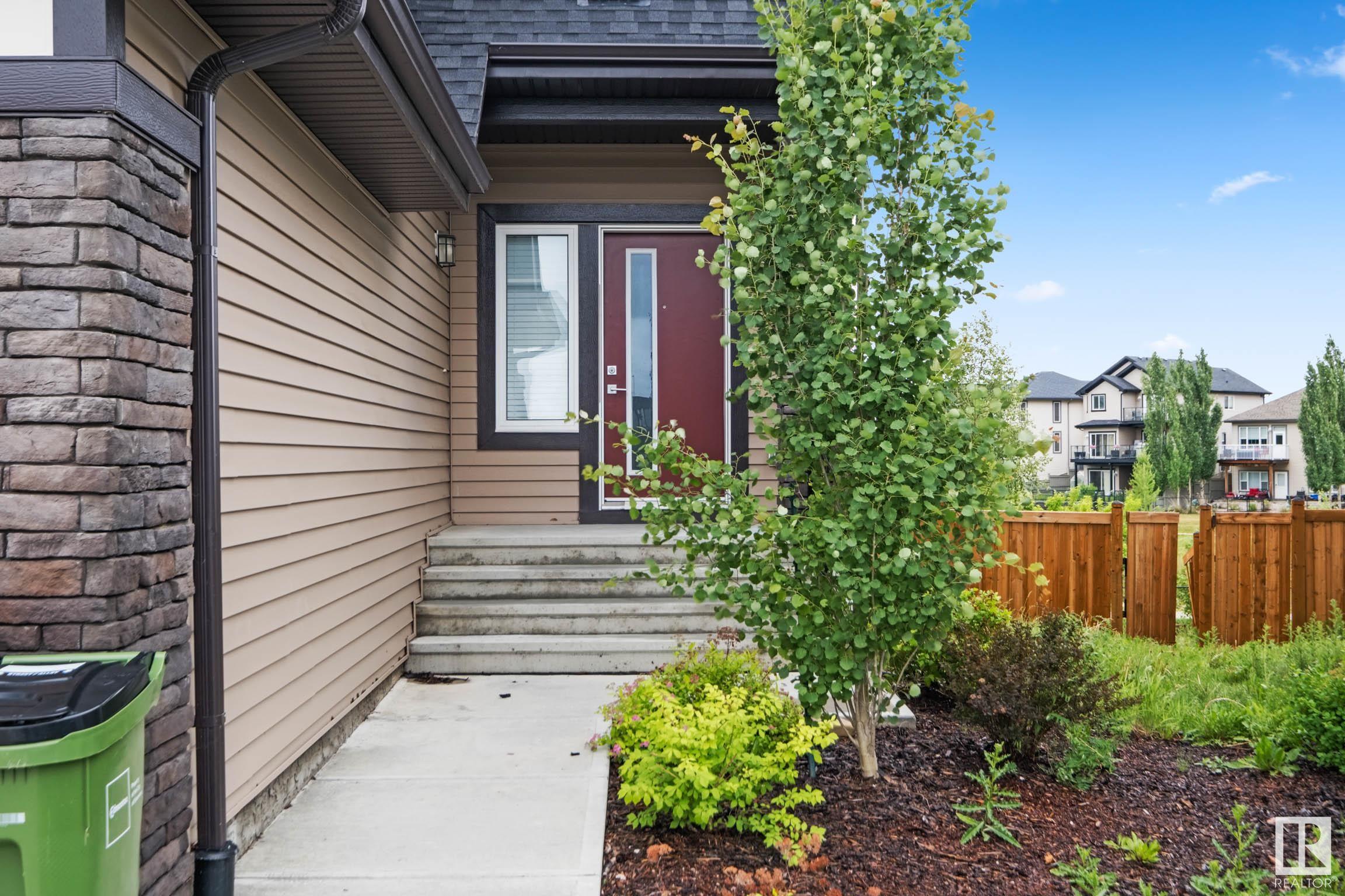 4920 CHARLES Point(e)