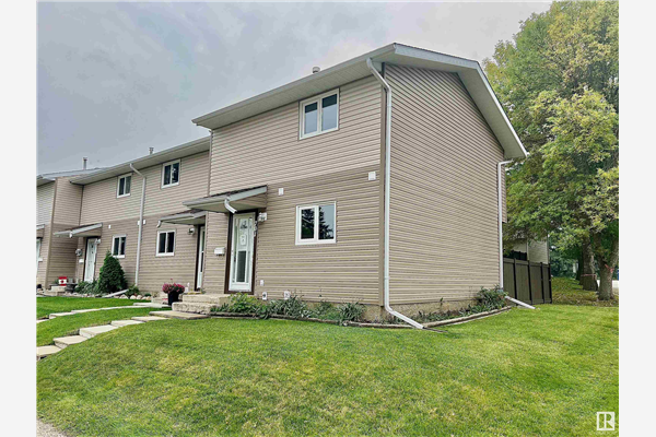 701 SPRUCE Glen, Spruce Grove