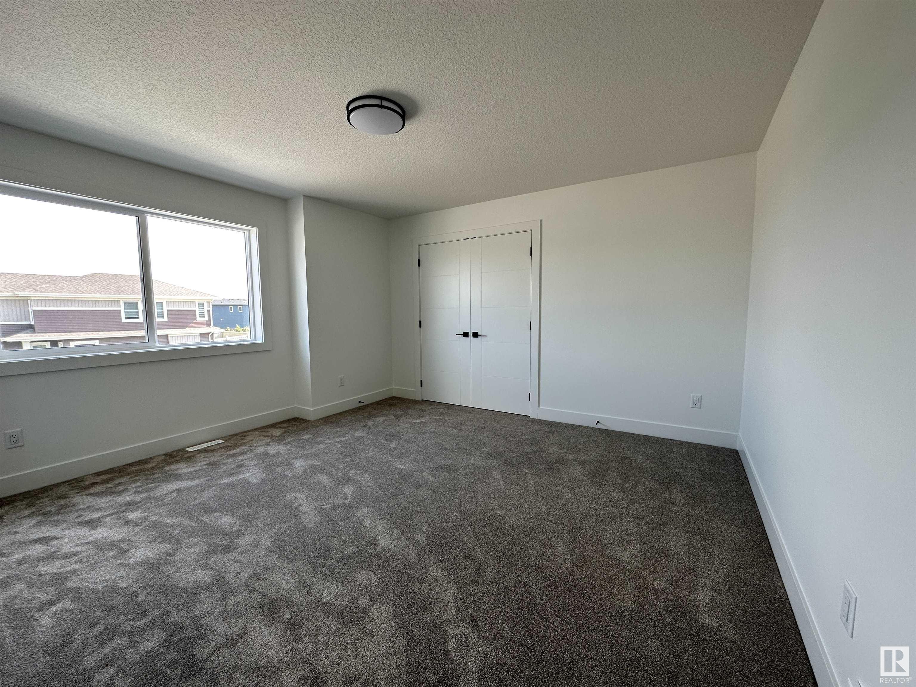 1 encore Crescent
