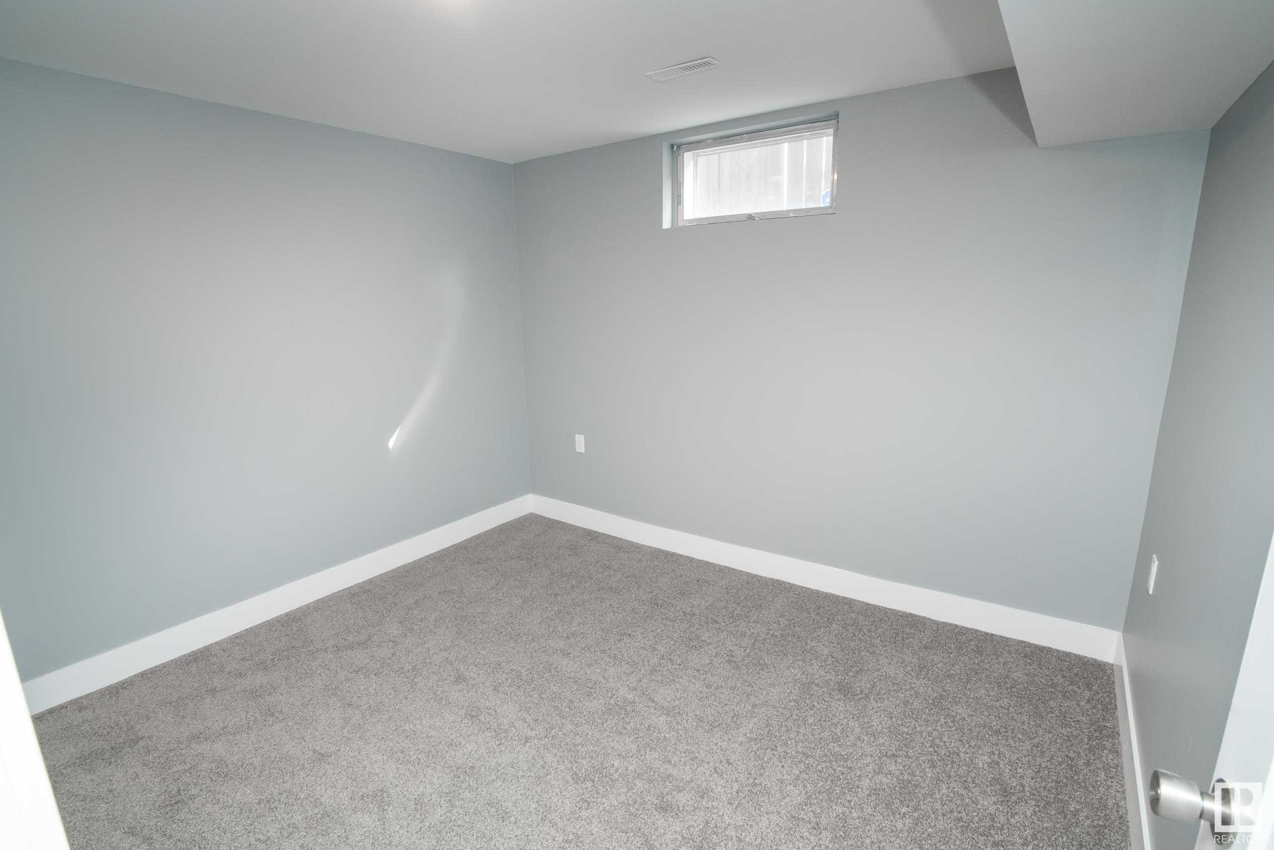526 ALDER Avenue