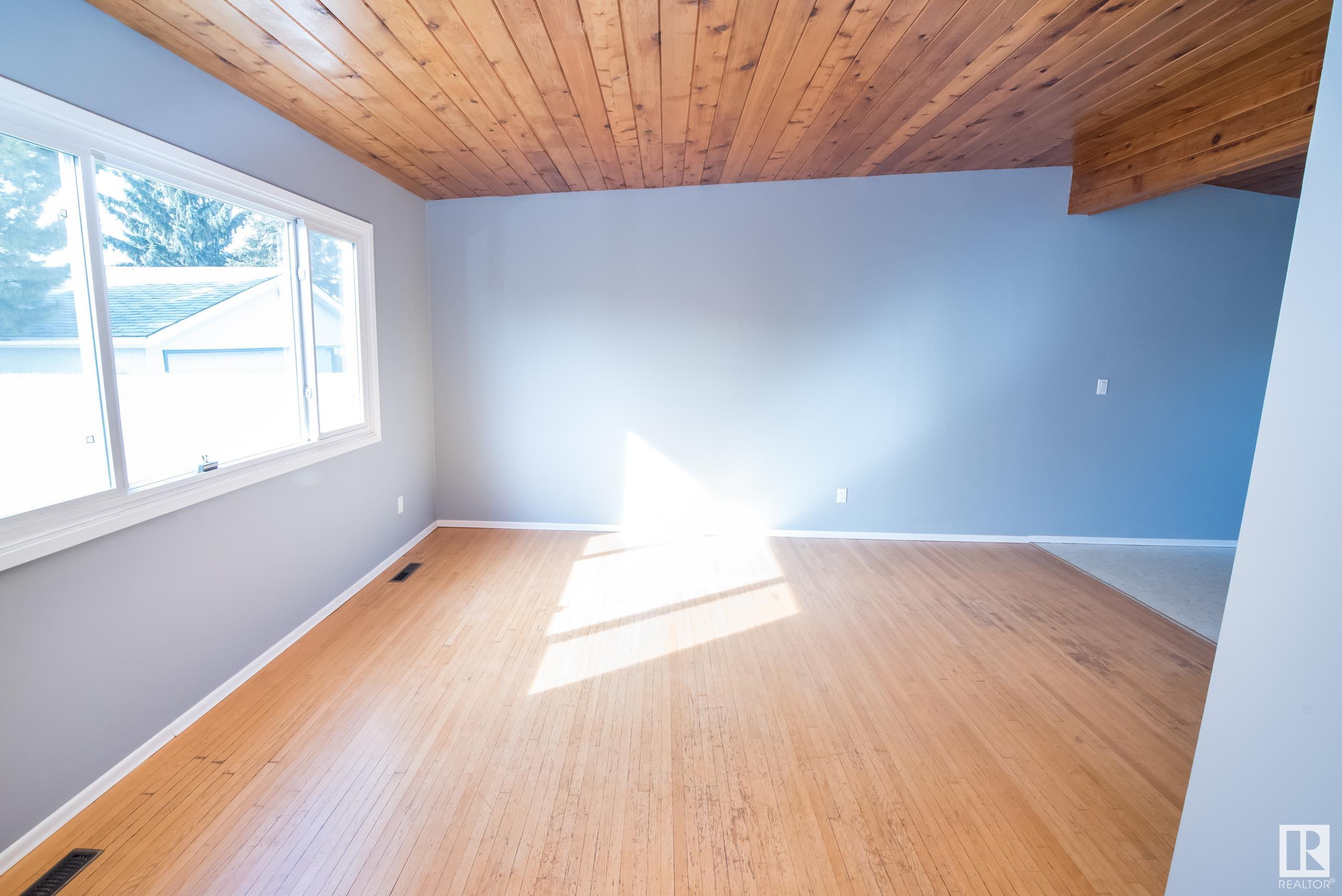 526 ALDER Avenue