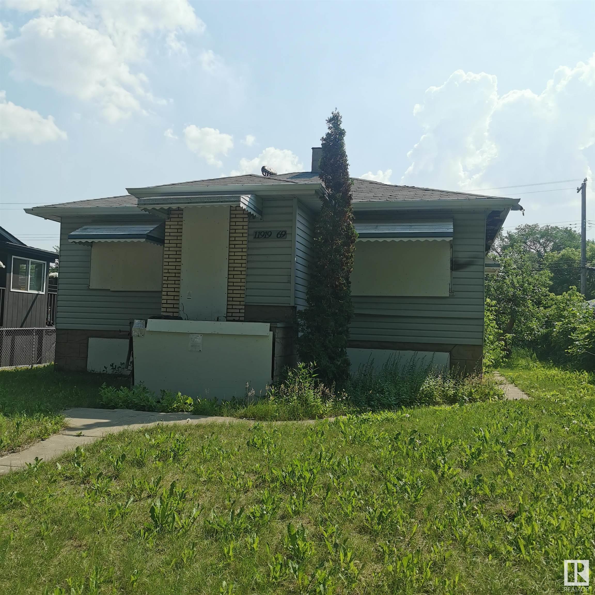11919 69 Street NW