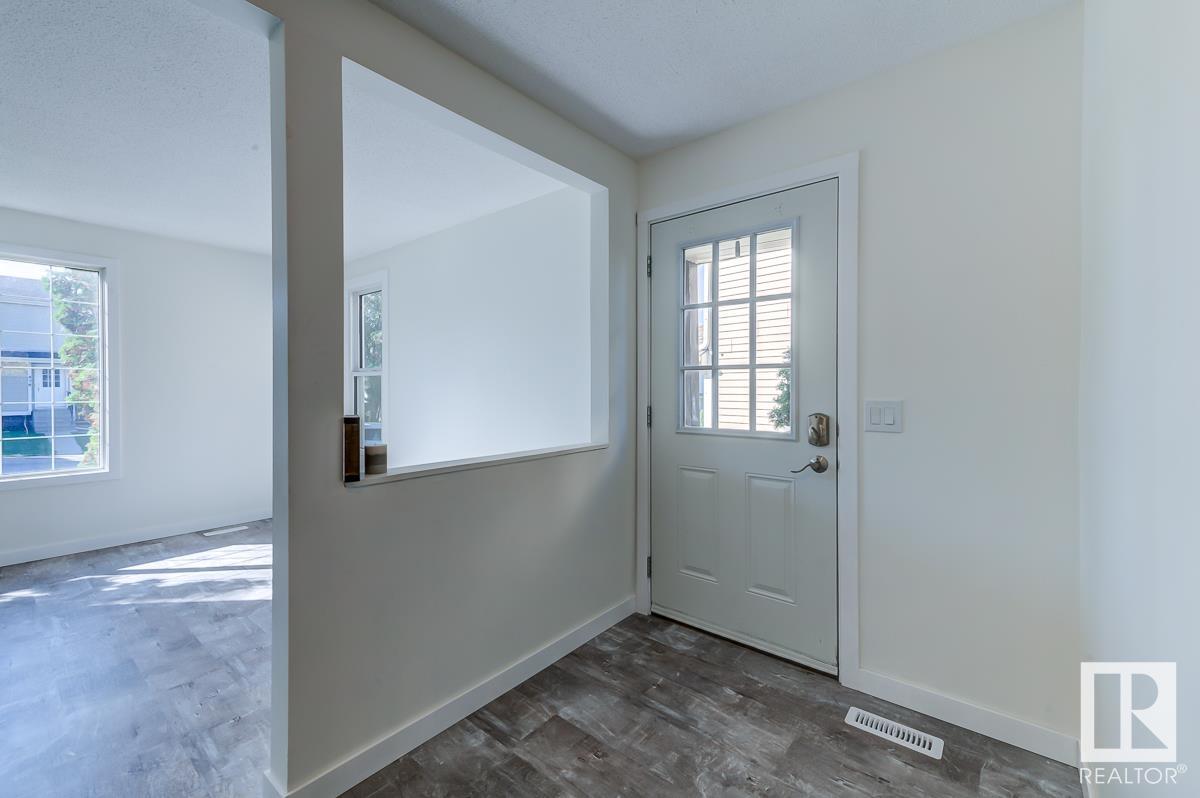 873 VILLAGE Mews