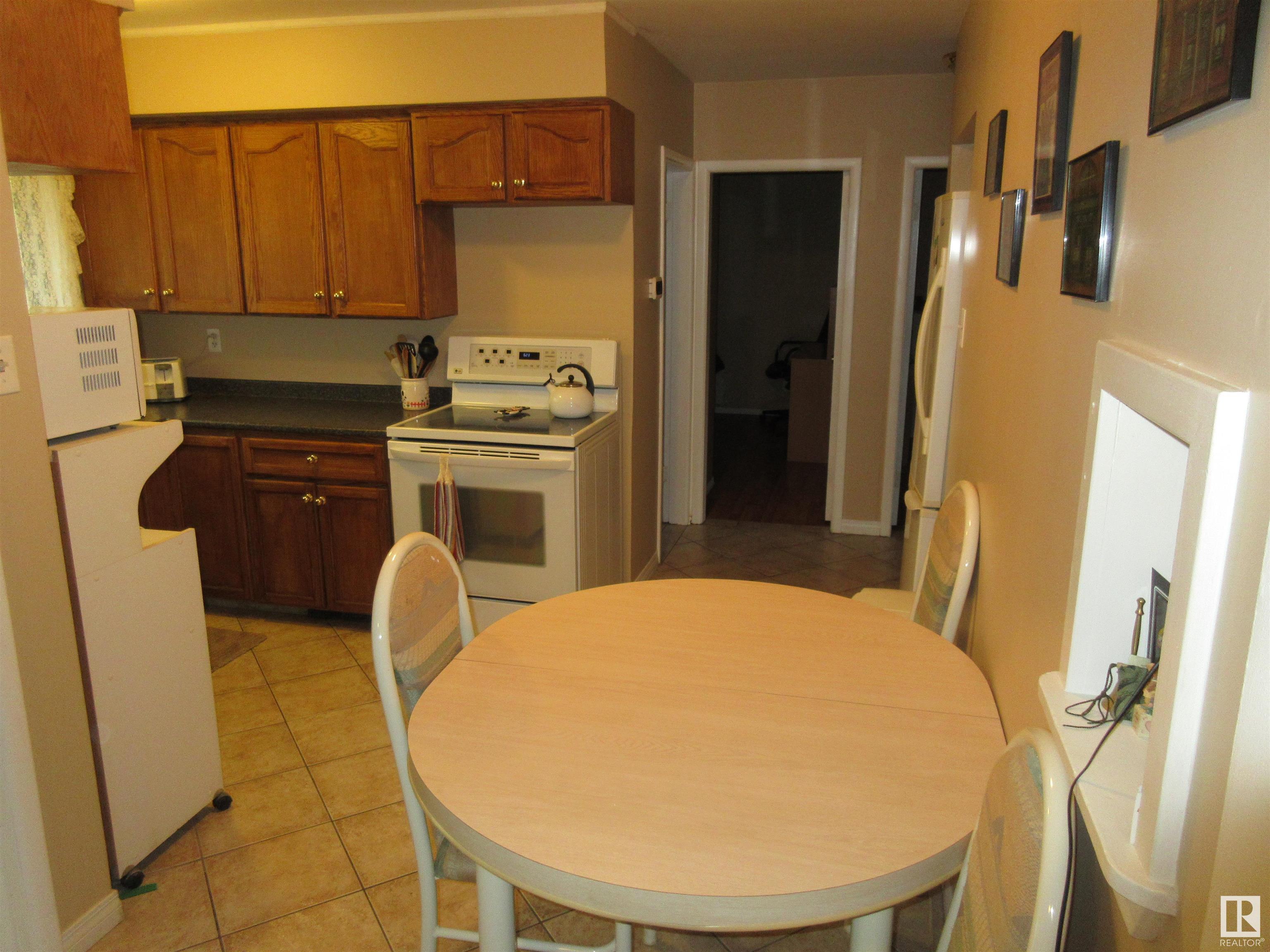 12403 132 Avenue