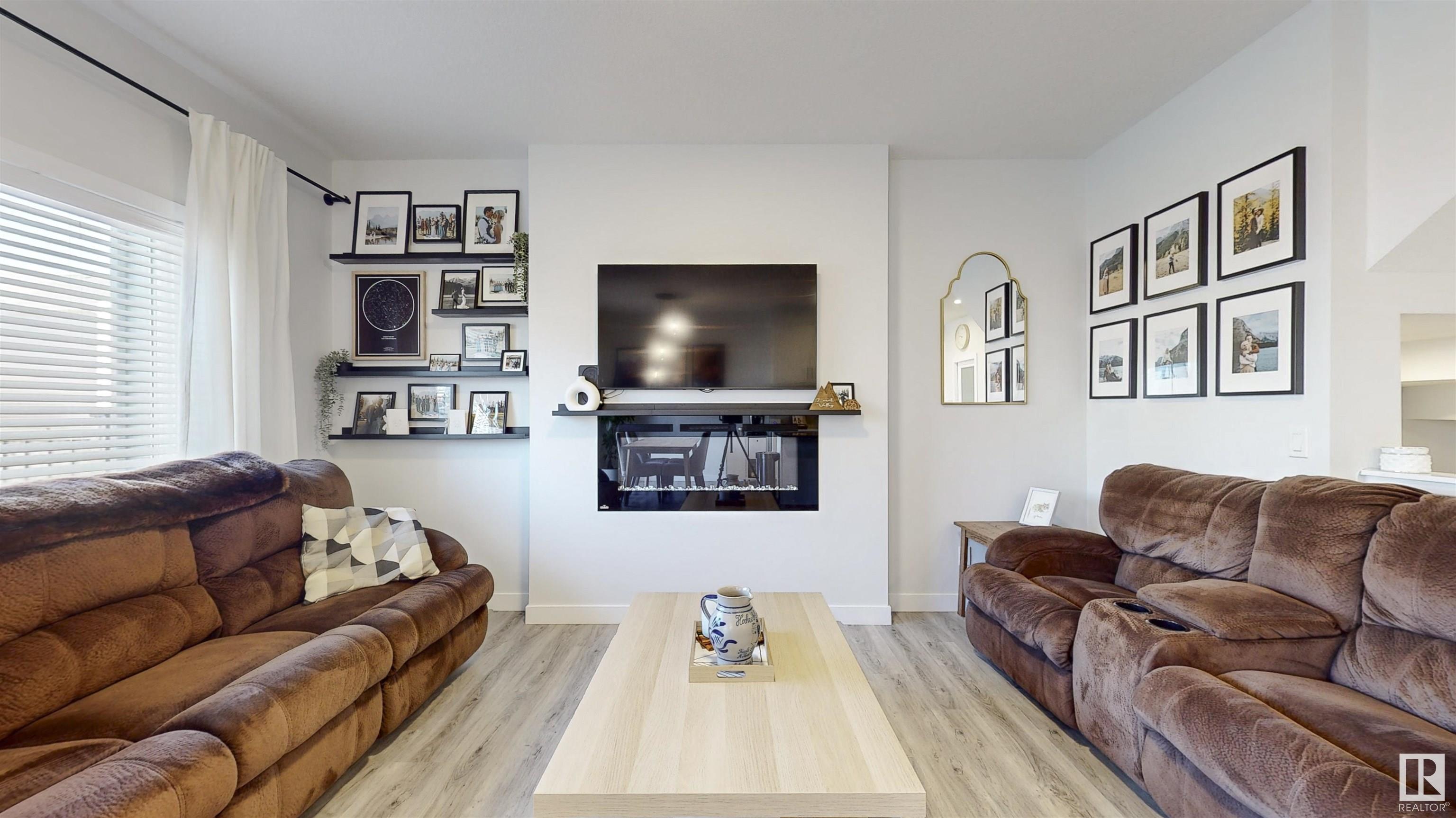2737 DONAGHEY Crescent