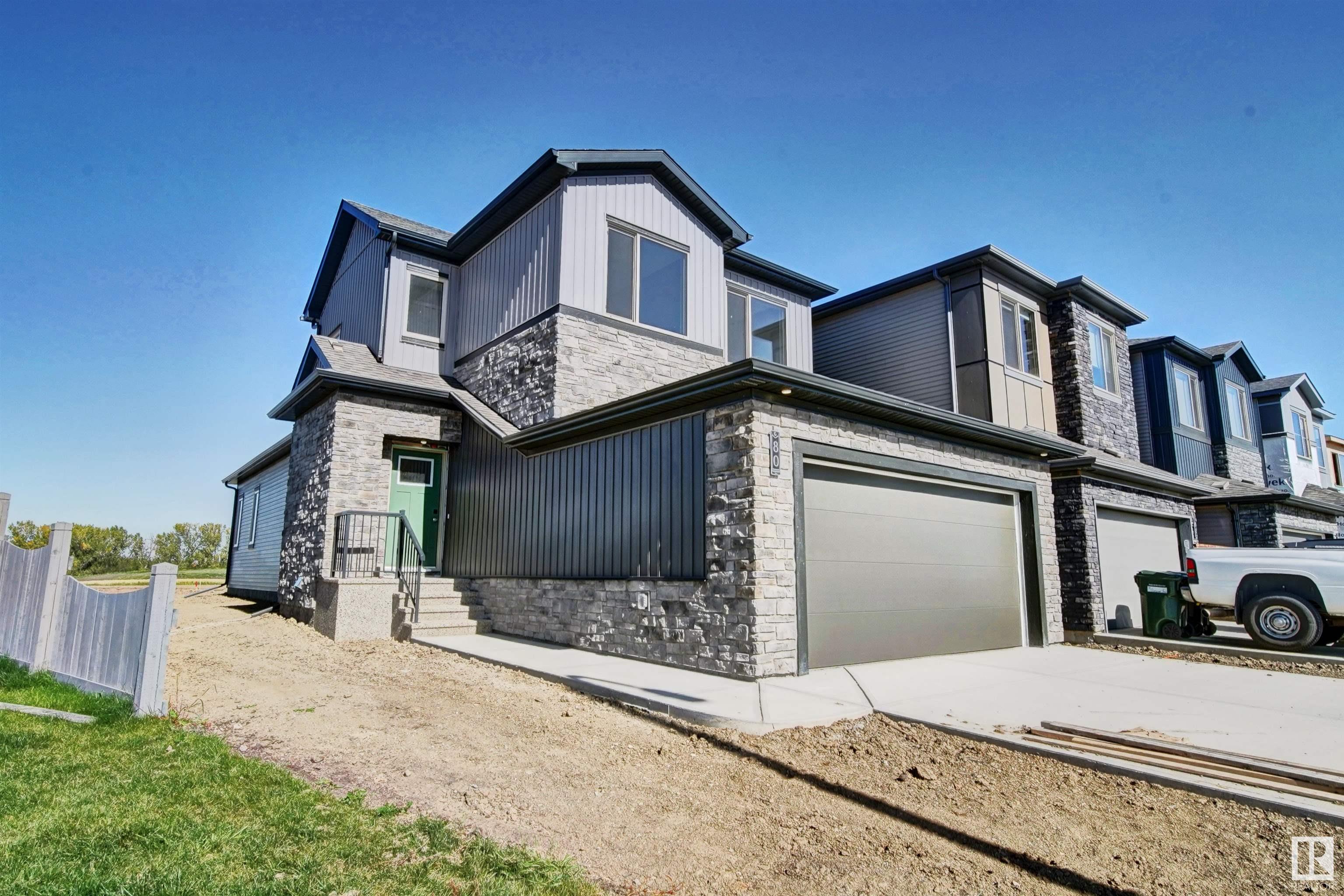 80 GLADSTONE Bend