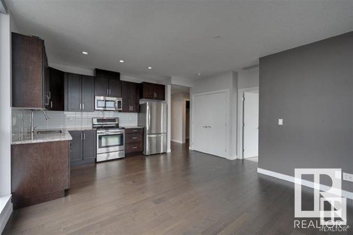 2705 10238 103 Street