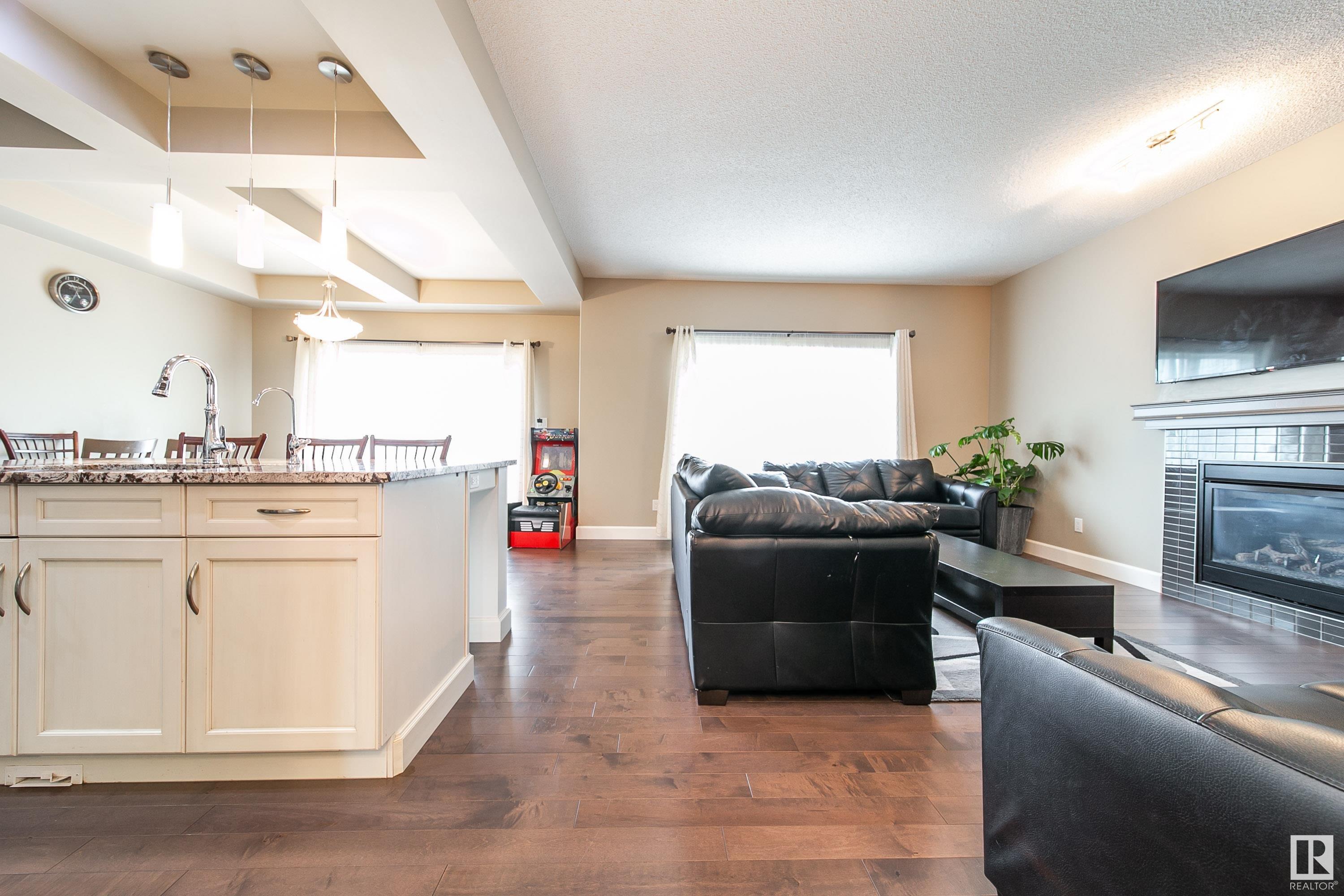 3203 winspear Crescent