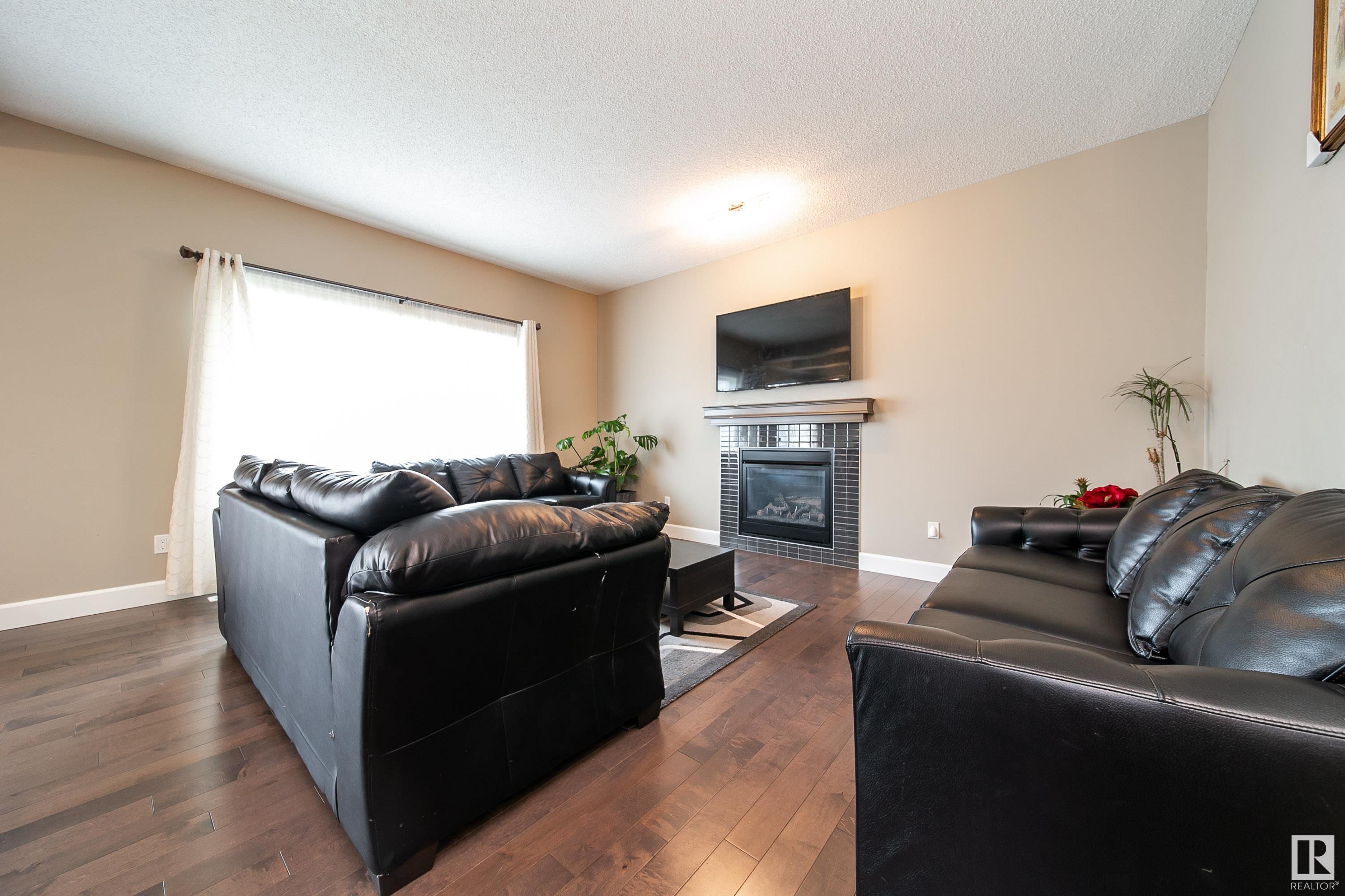 3203 winspear Crescent