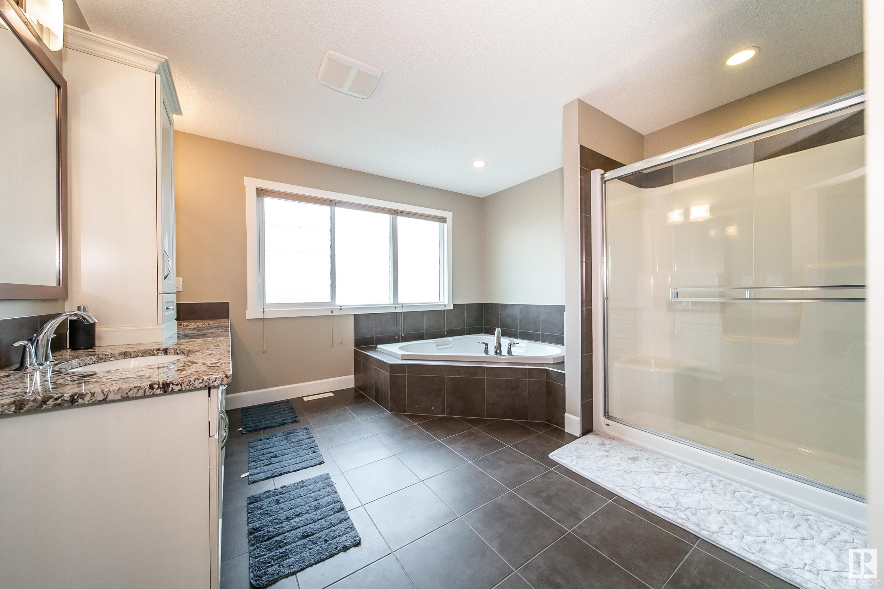 3203 winspear Crescent