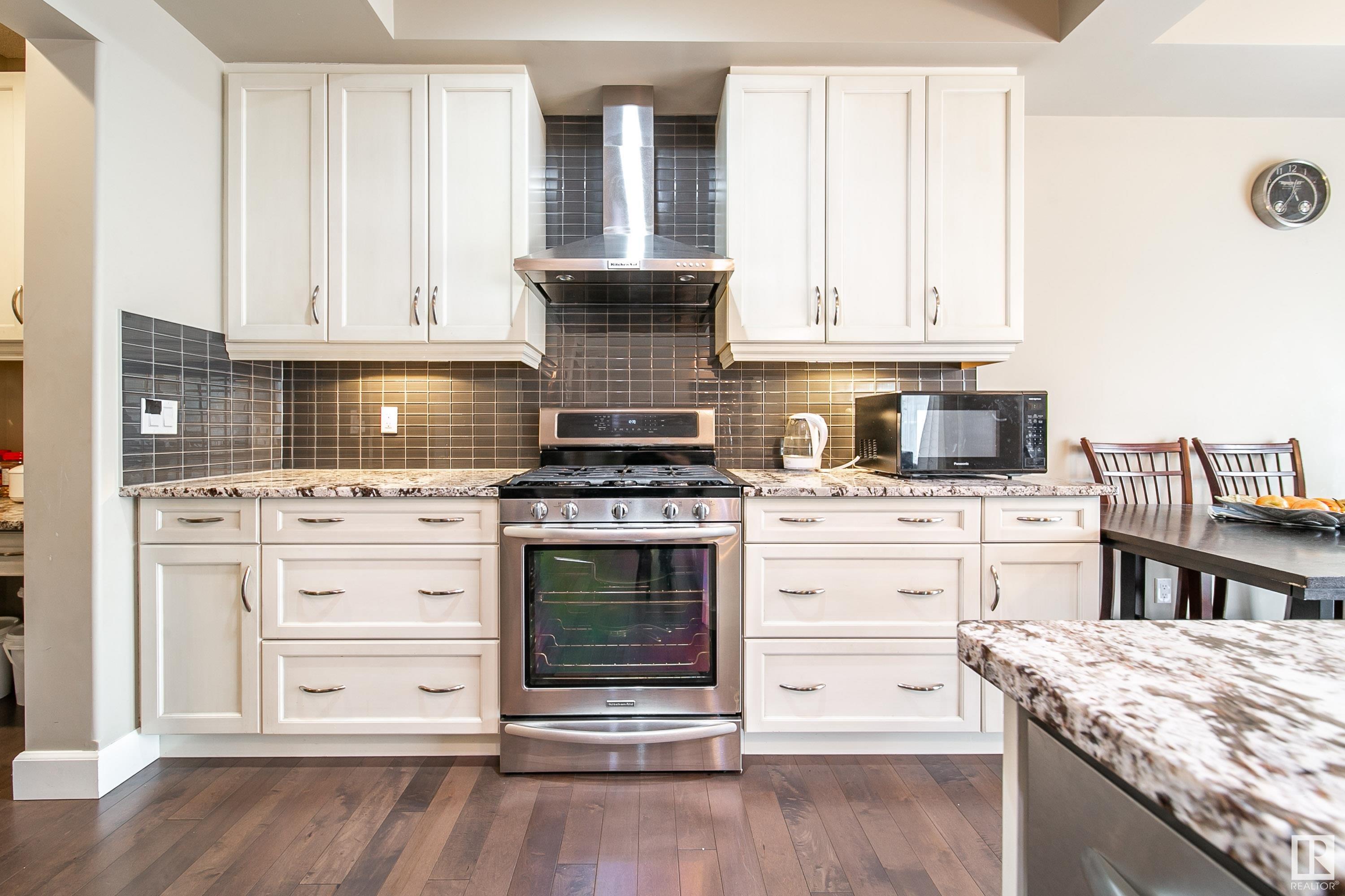 3203 winspear Crescent