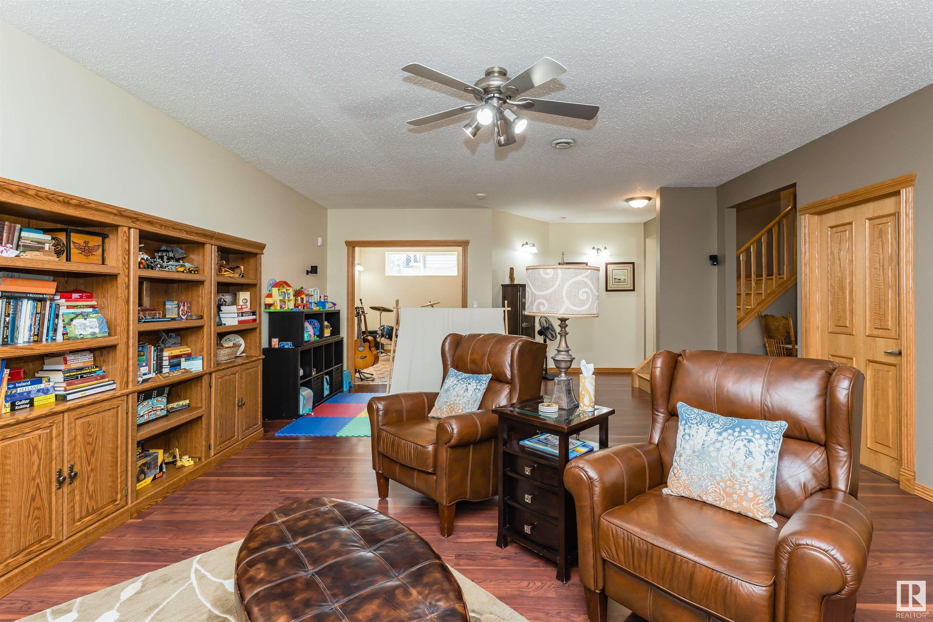 30 LINKSIDE Way