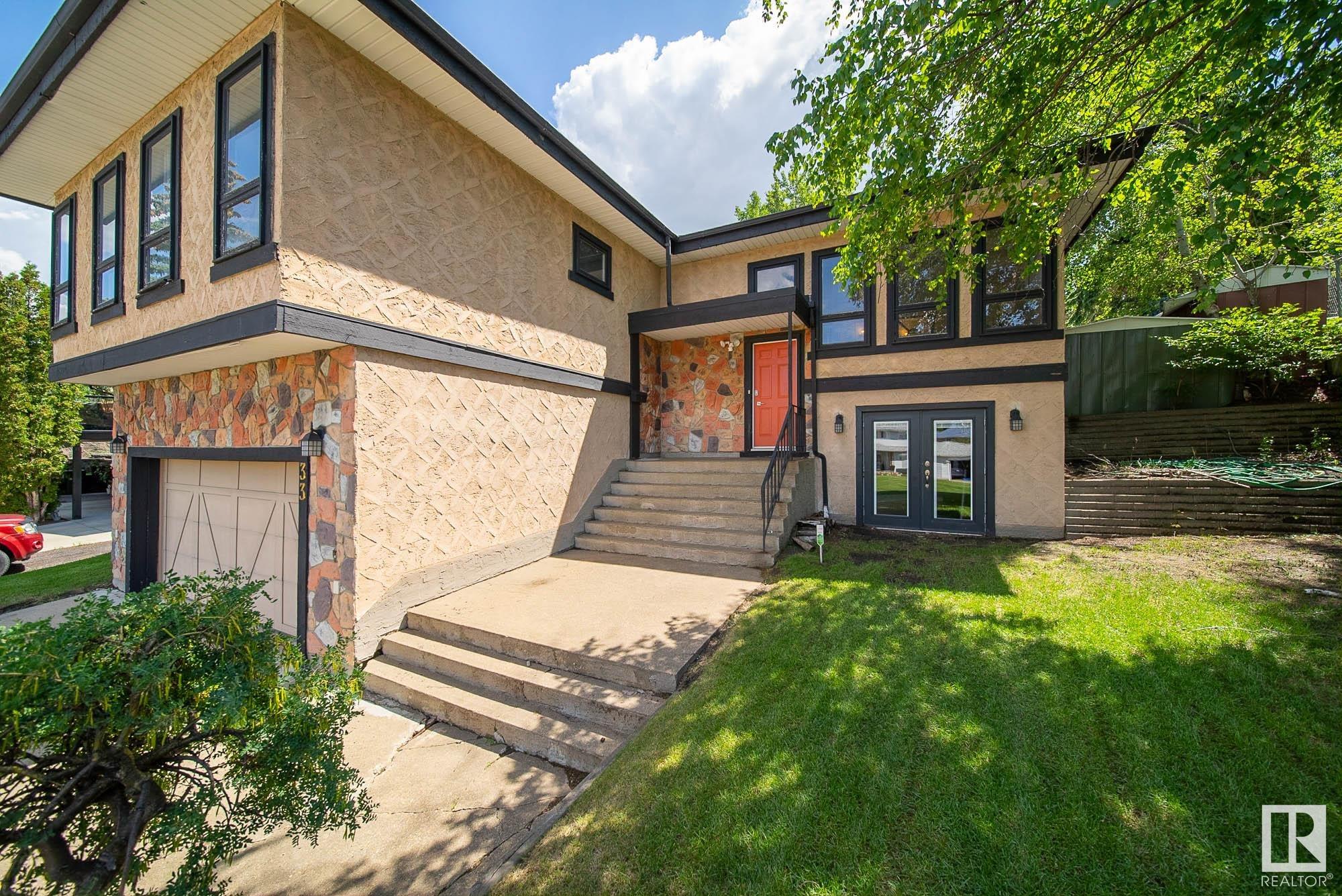 33 MANCHESTER Drive
