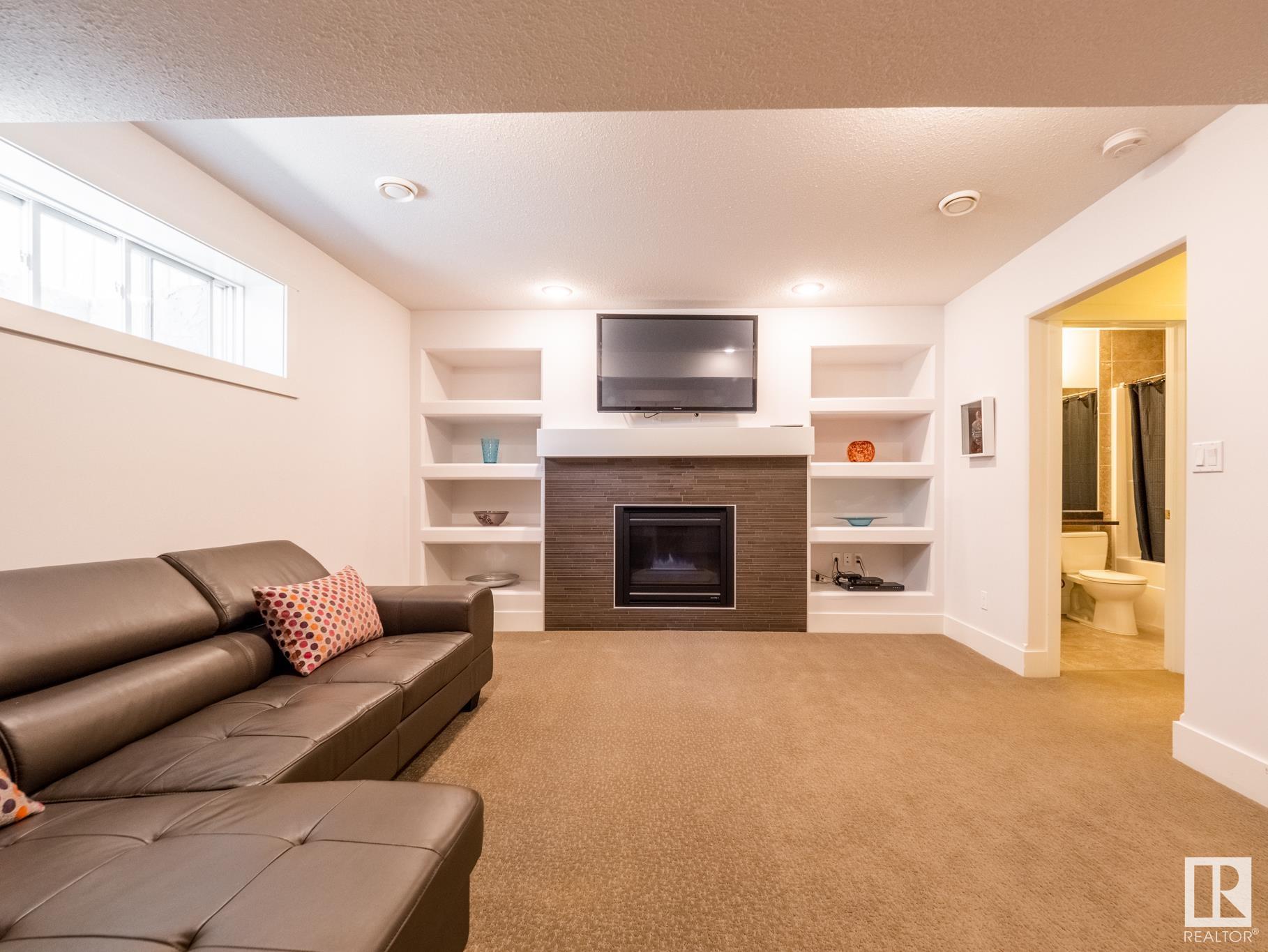 31 Executive Way