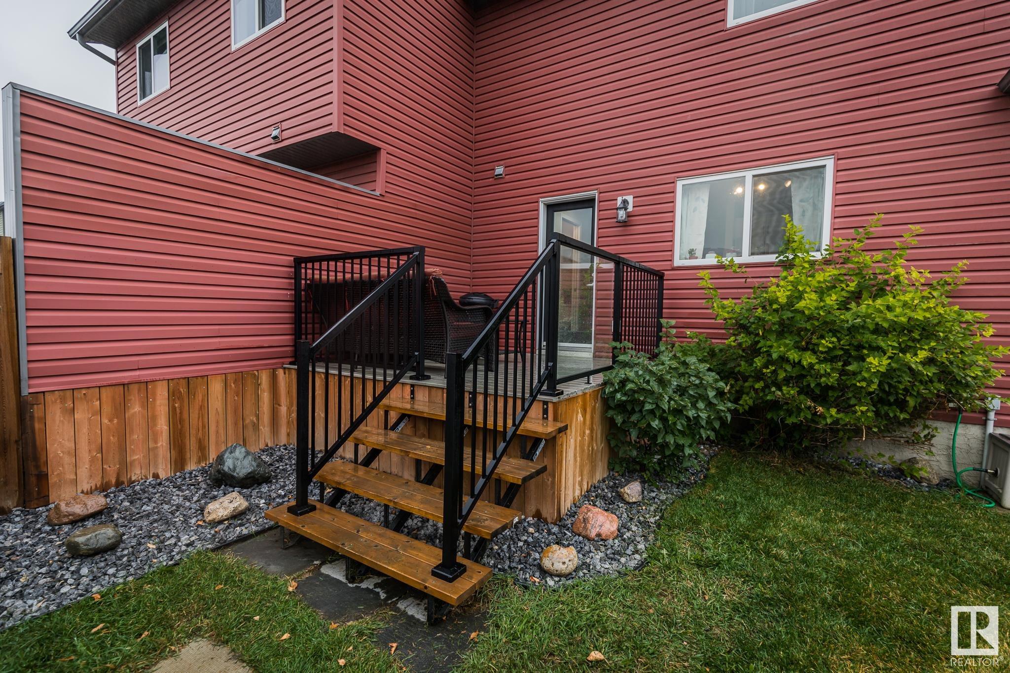 1904 32 Street
