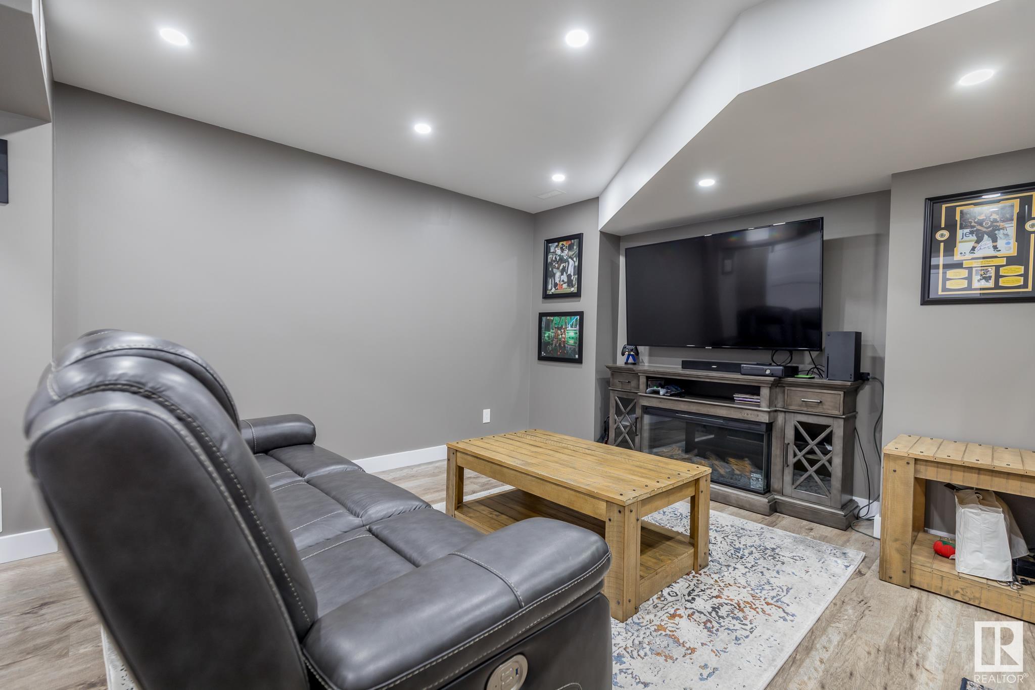 1904 32 Street