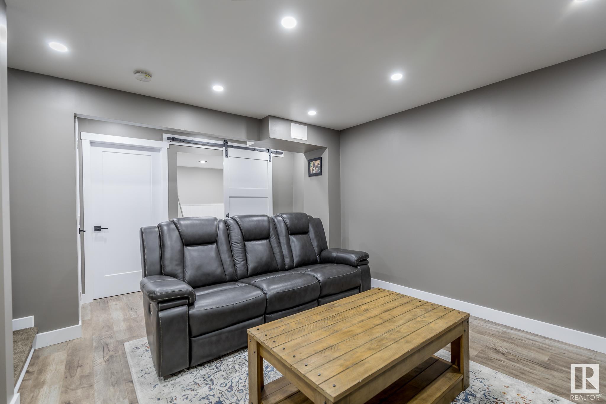1904 32 Street
