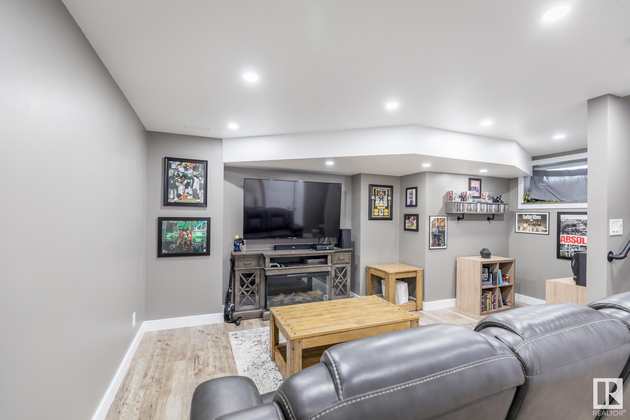 1904 32 Street