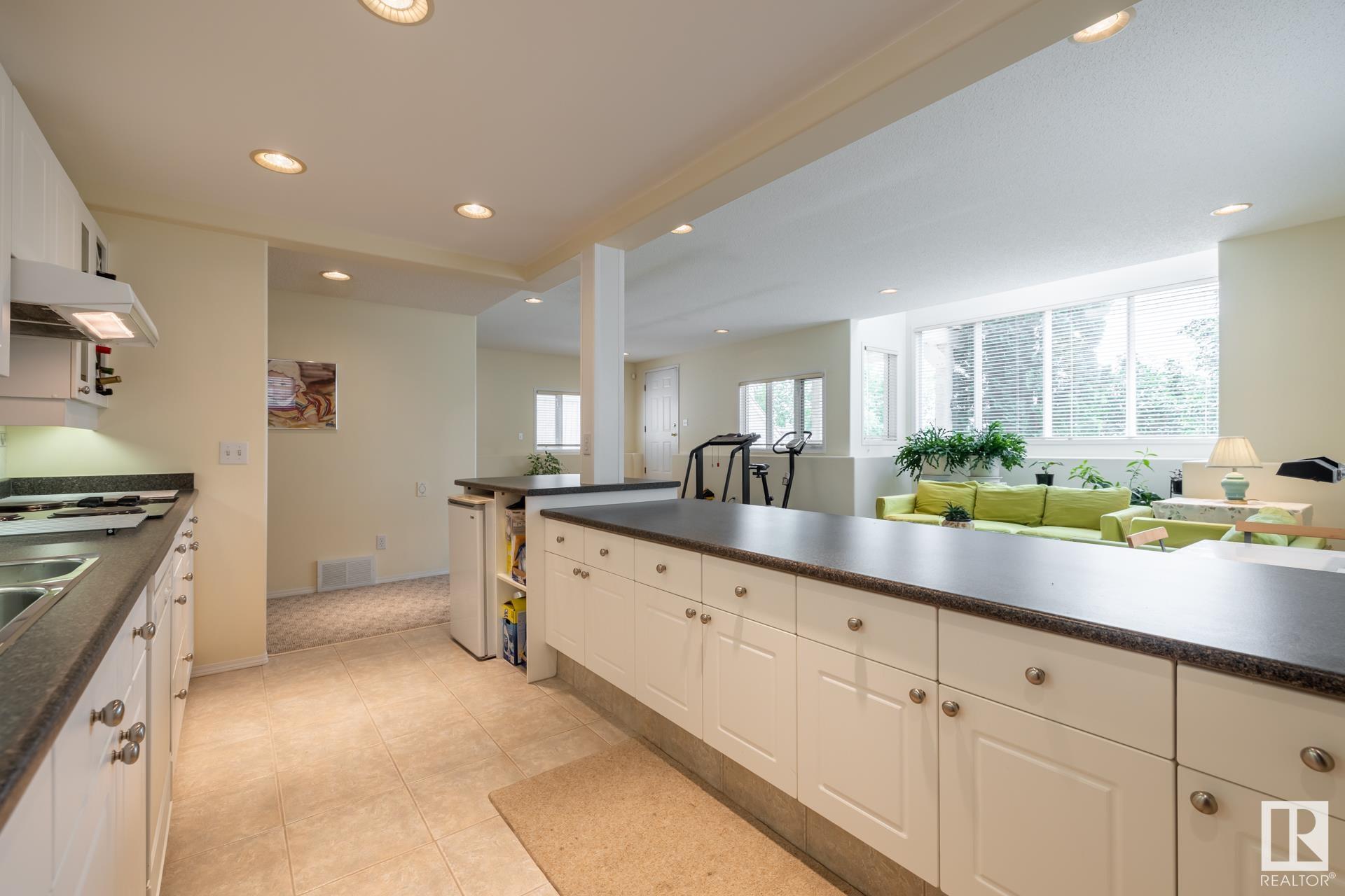 6 EVEREST Crescent