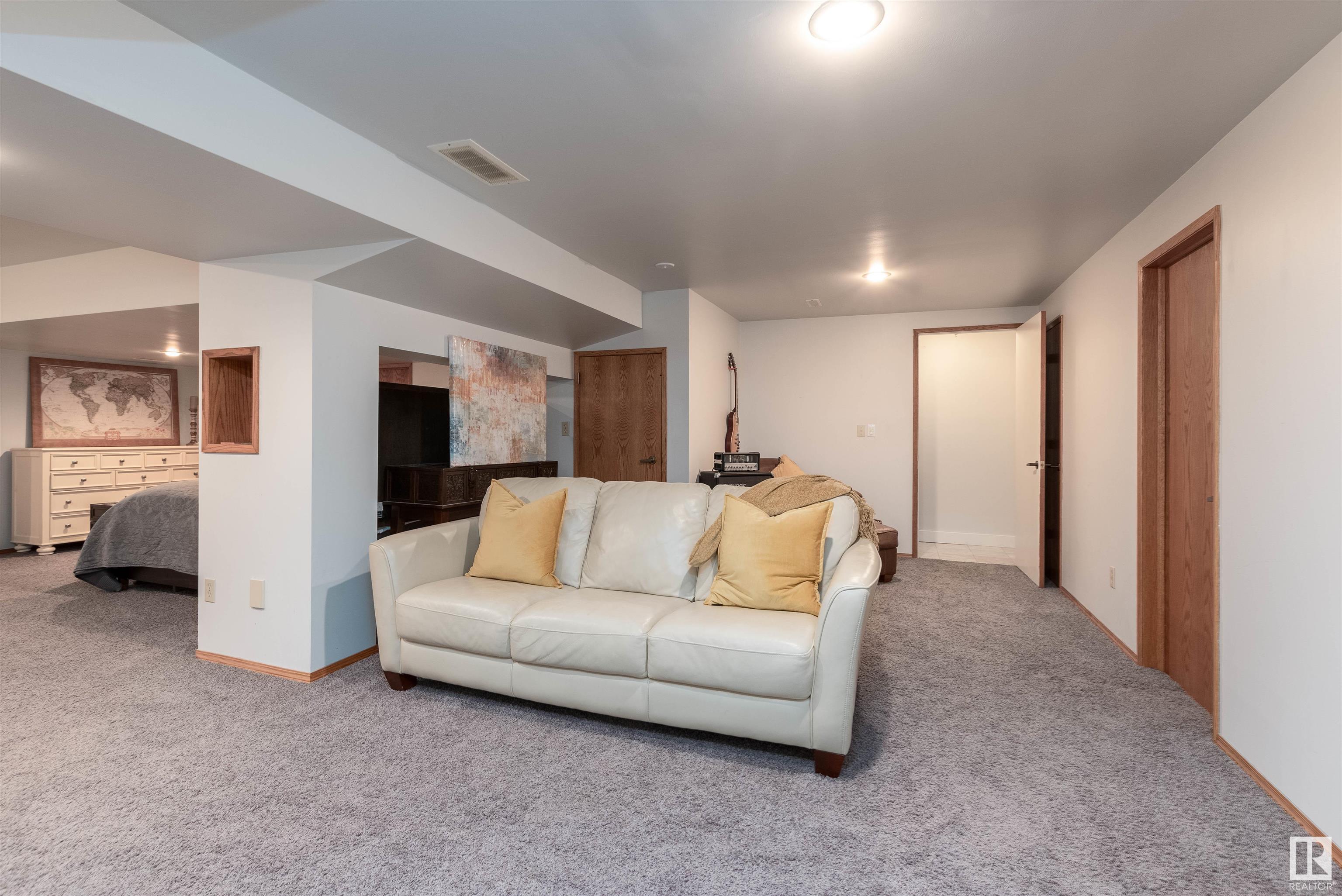 611 WOODBRIDGE Way