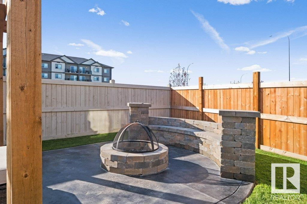 21 ENCORE Crescent