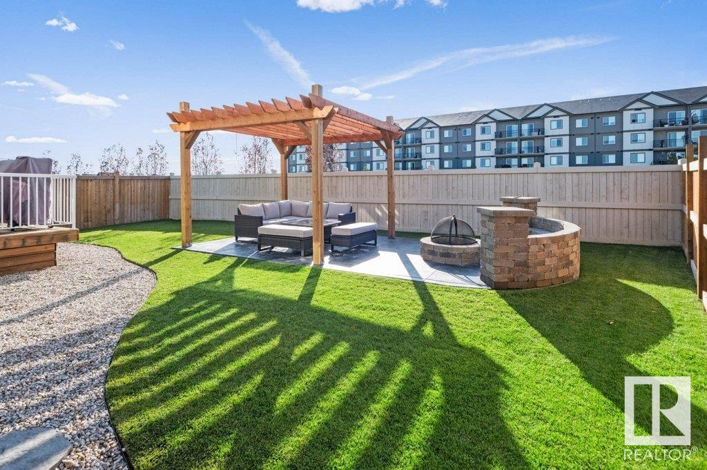 21 ENCORE Crescent