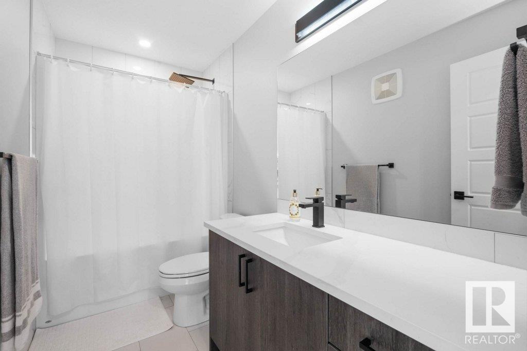 21 ENCORE Crescent