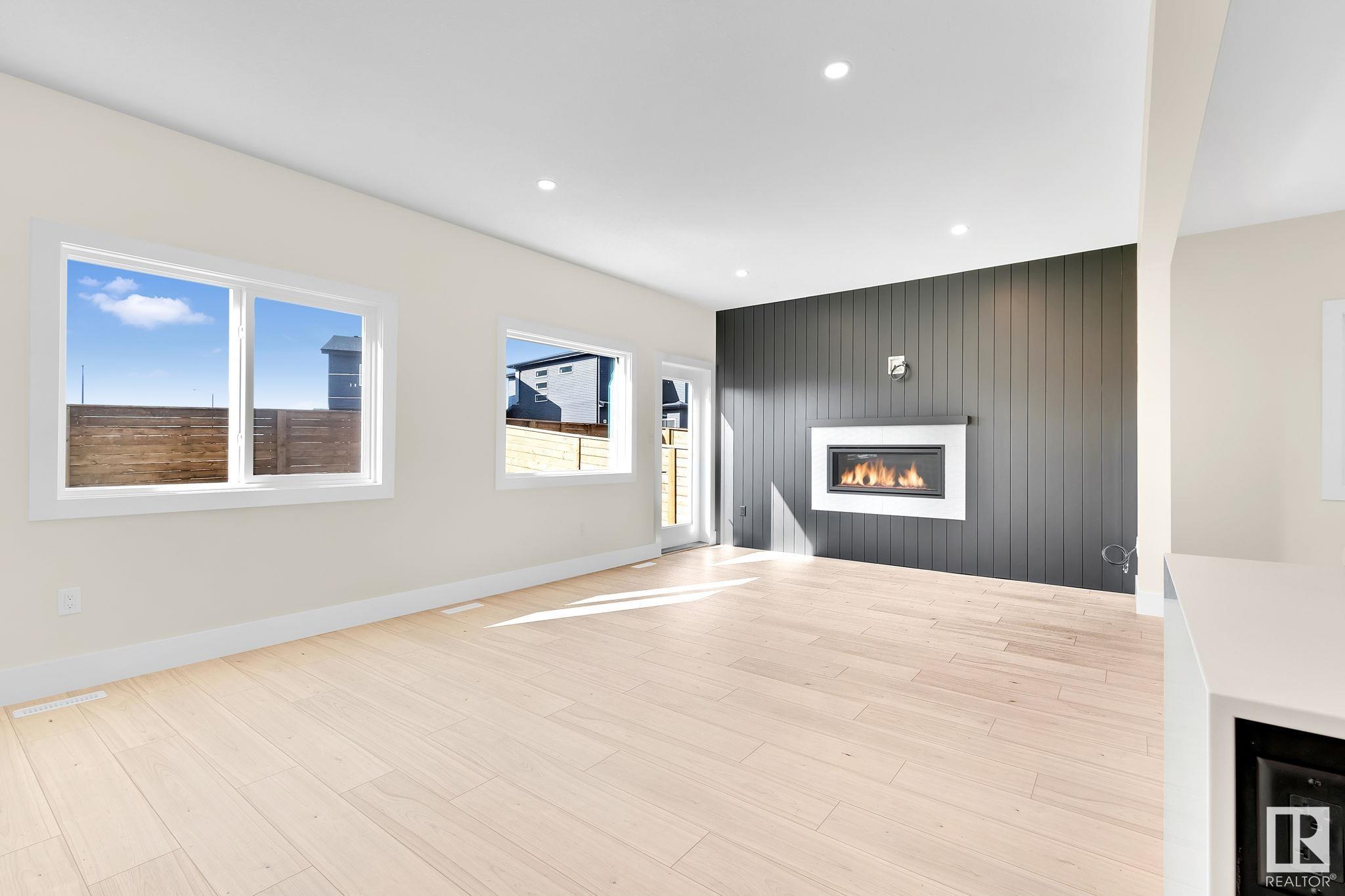 85 Riverside Drive NW