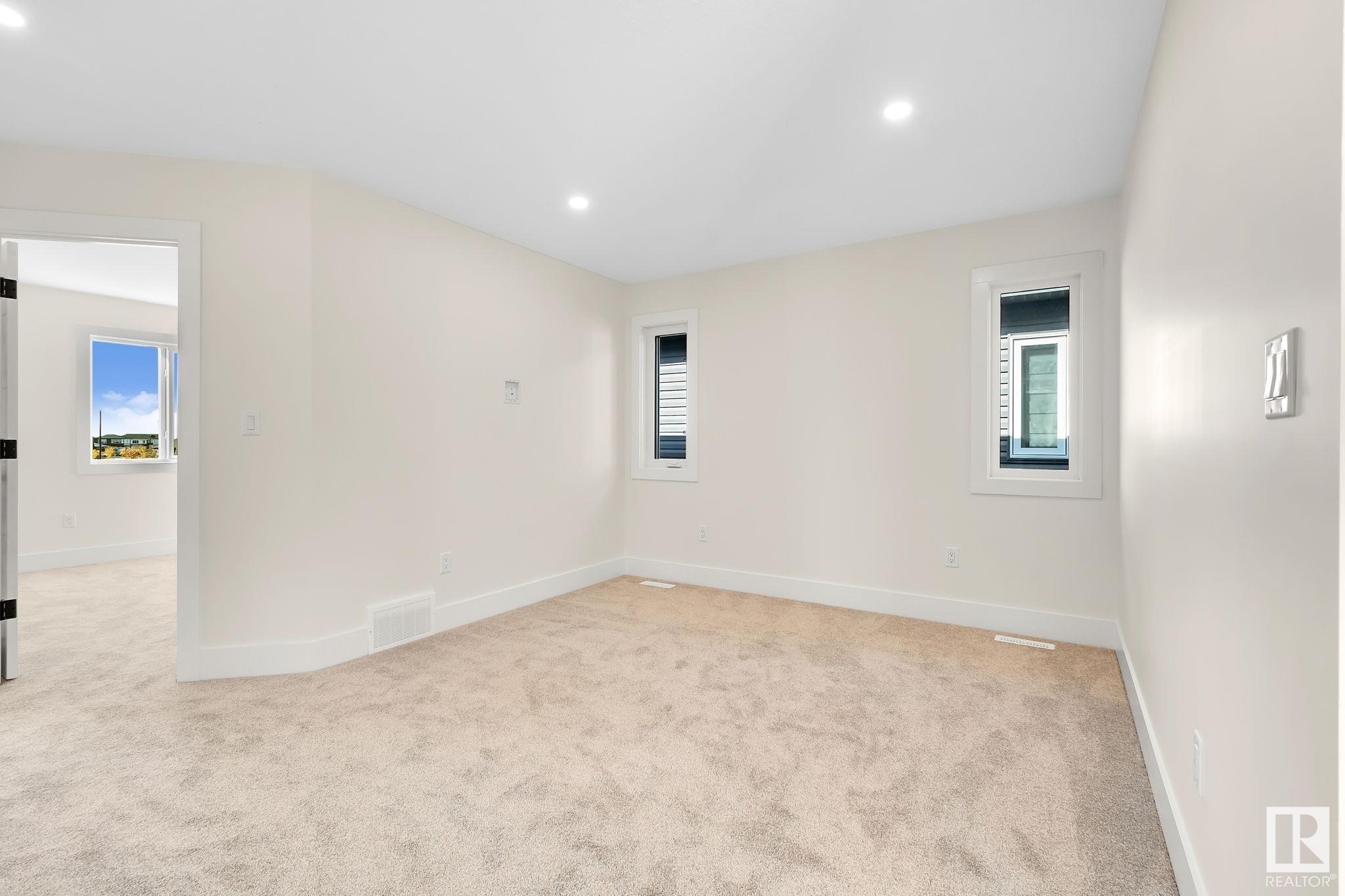 85 Riverside Drive NW