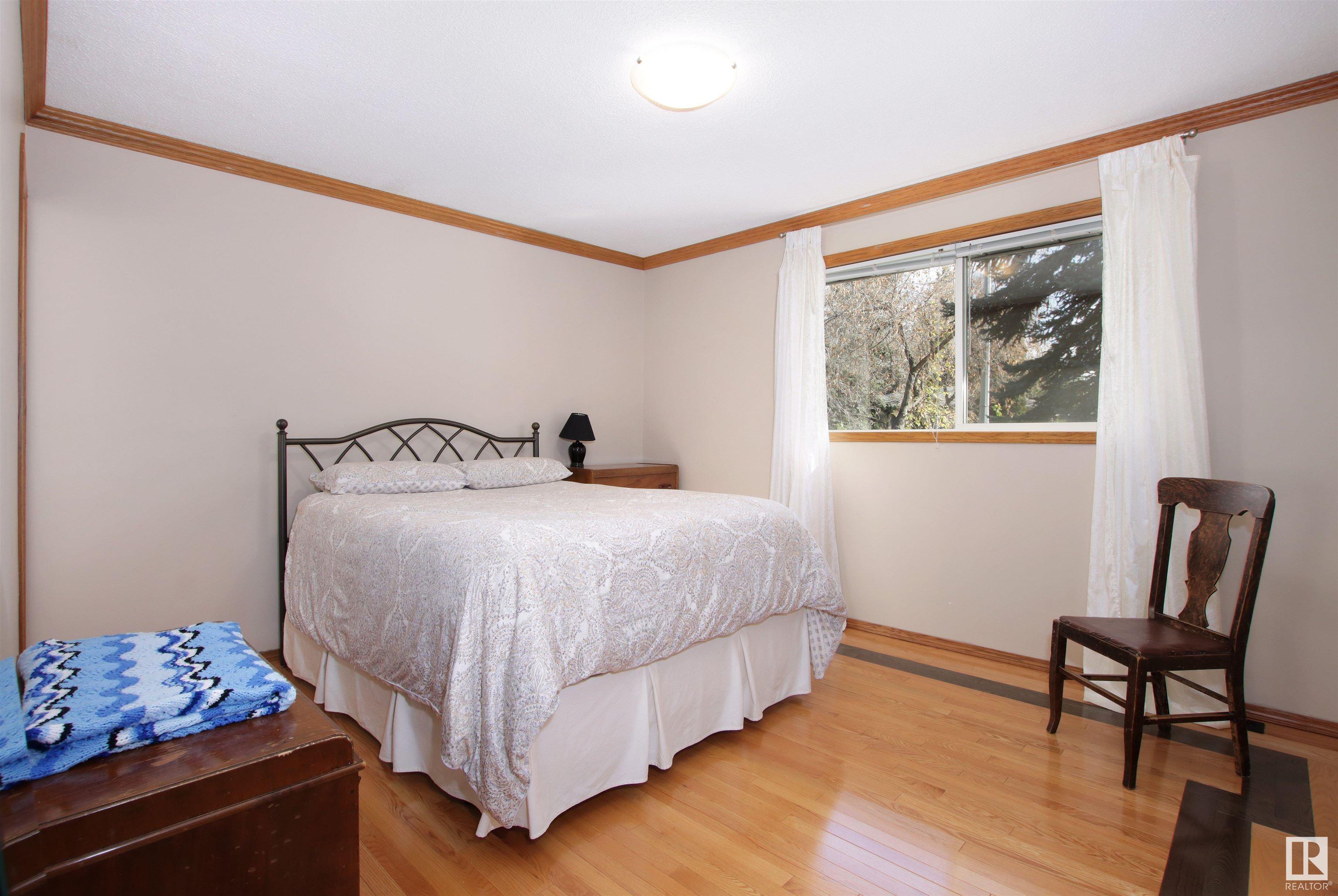 44 AMBER Crescent