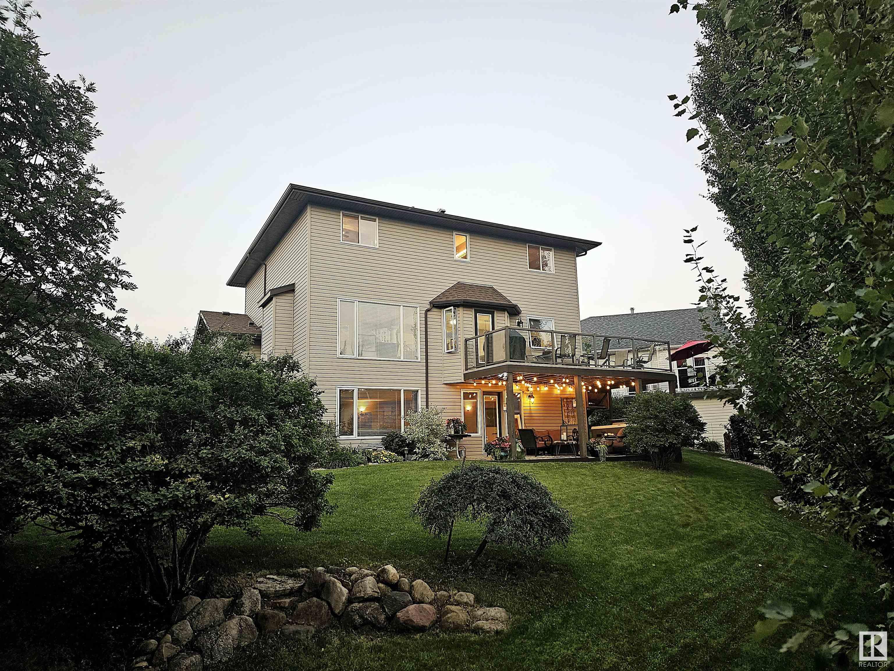 15 HILLCREST Place