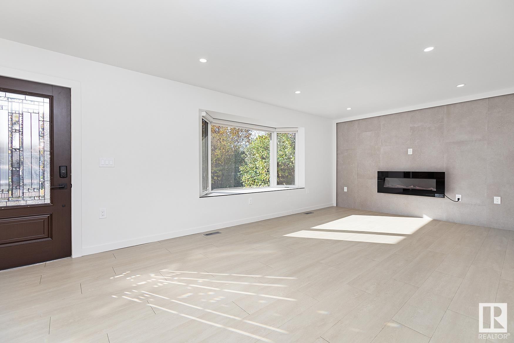 5 ROBIN Street