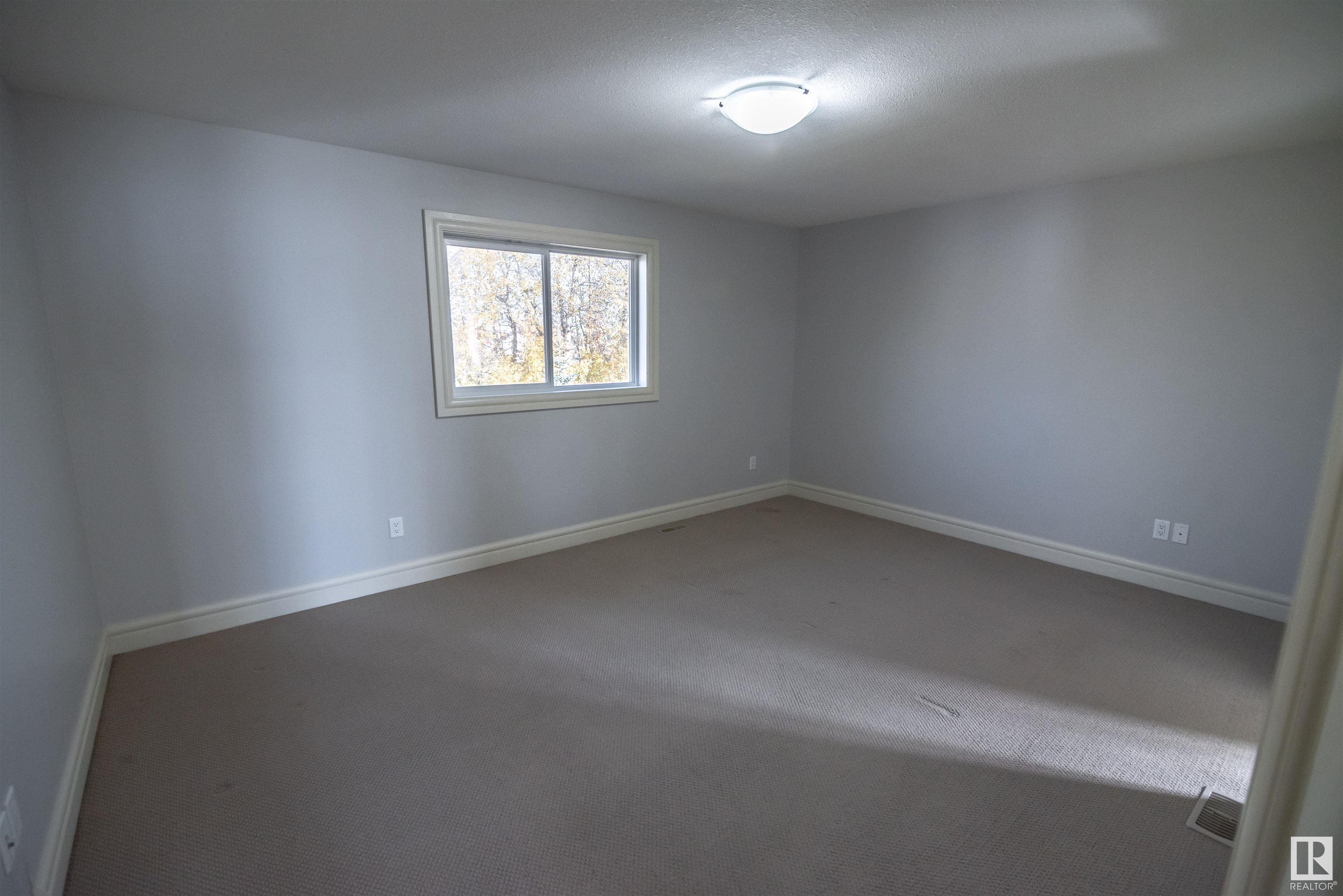 24 HICKORY Trail