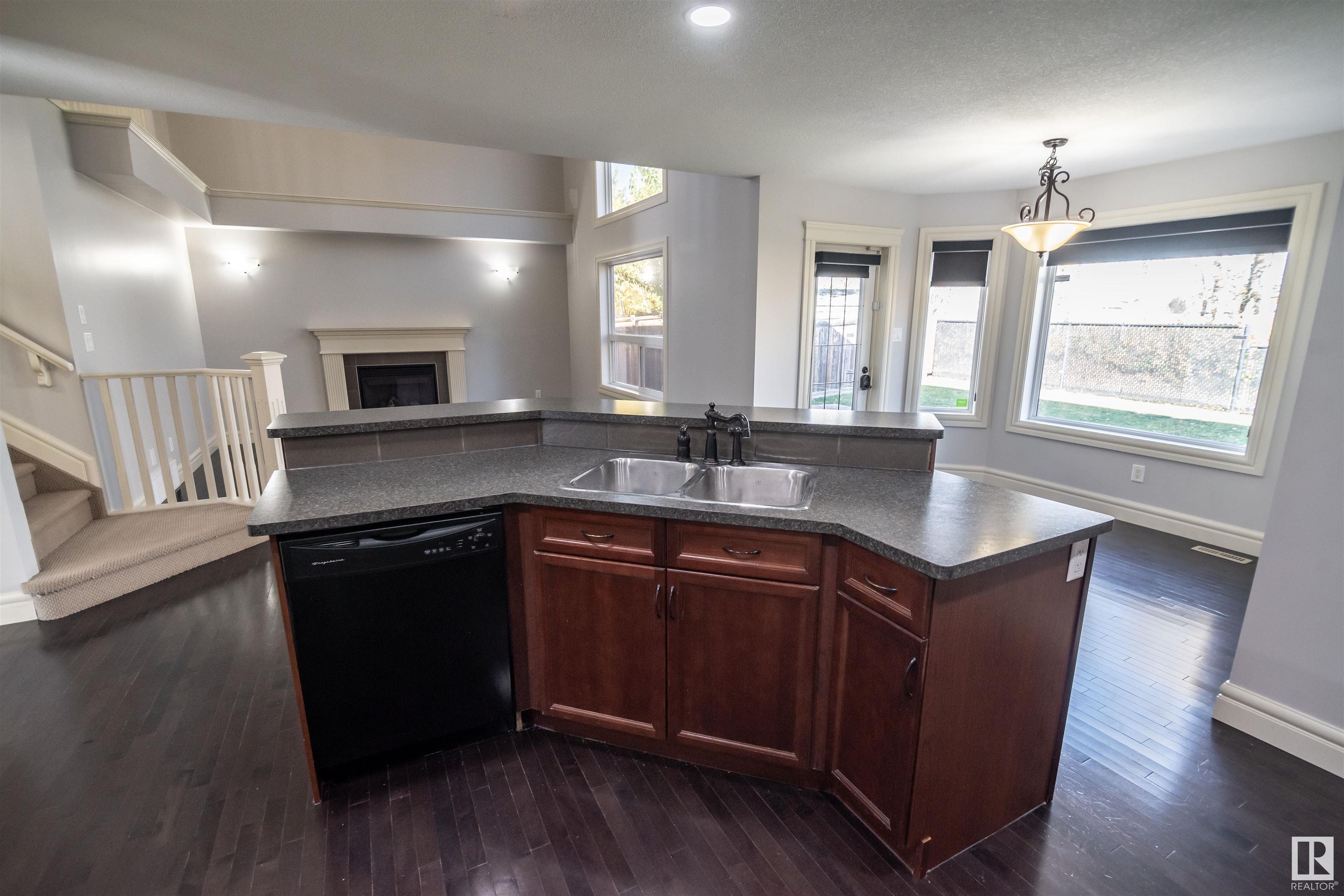 24 HICKORY Trail