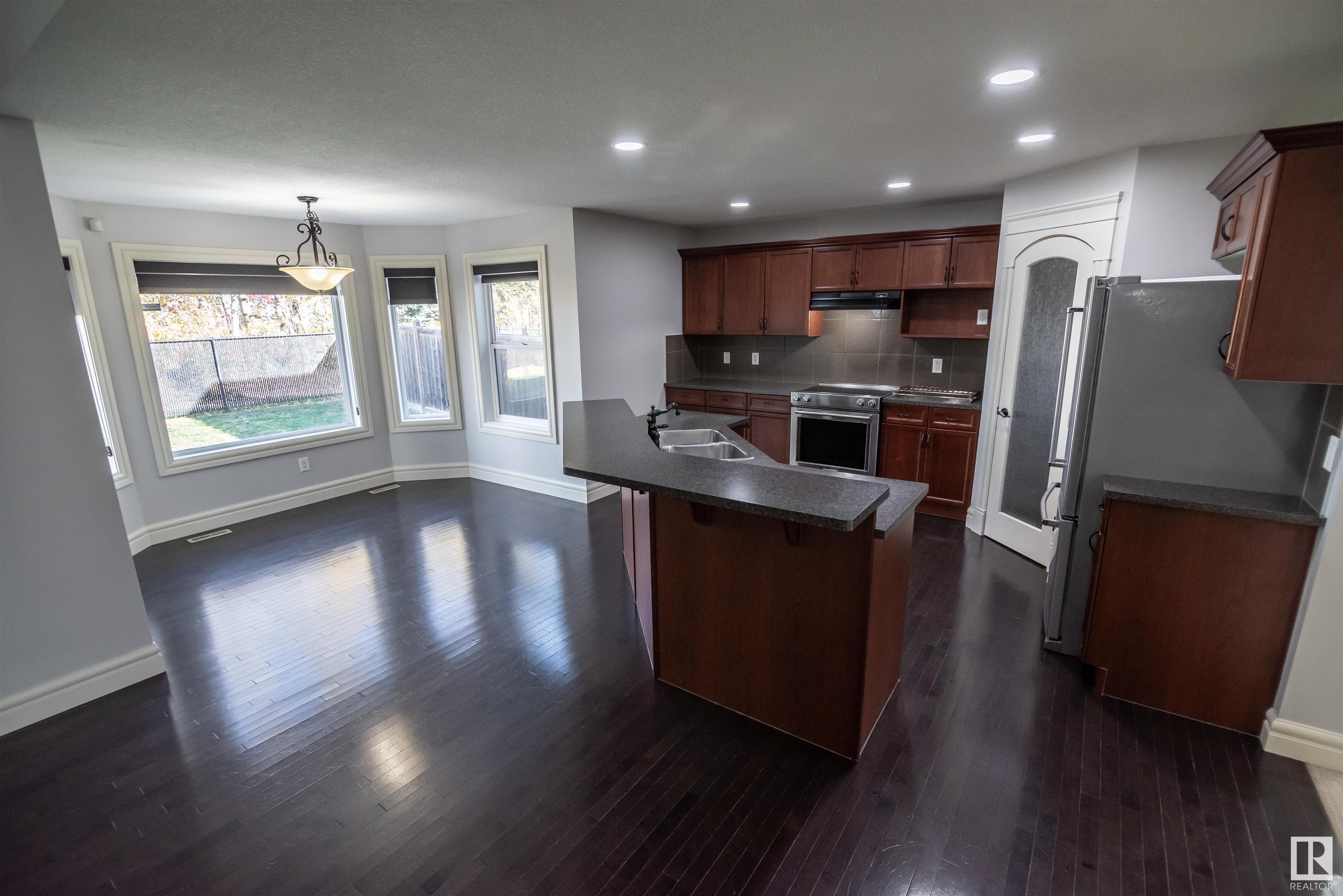 24 HICKORY Trail