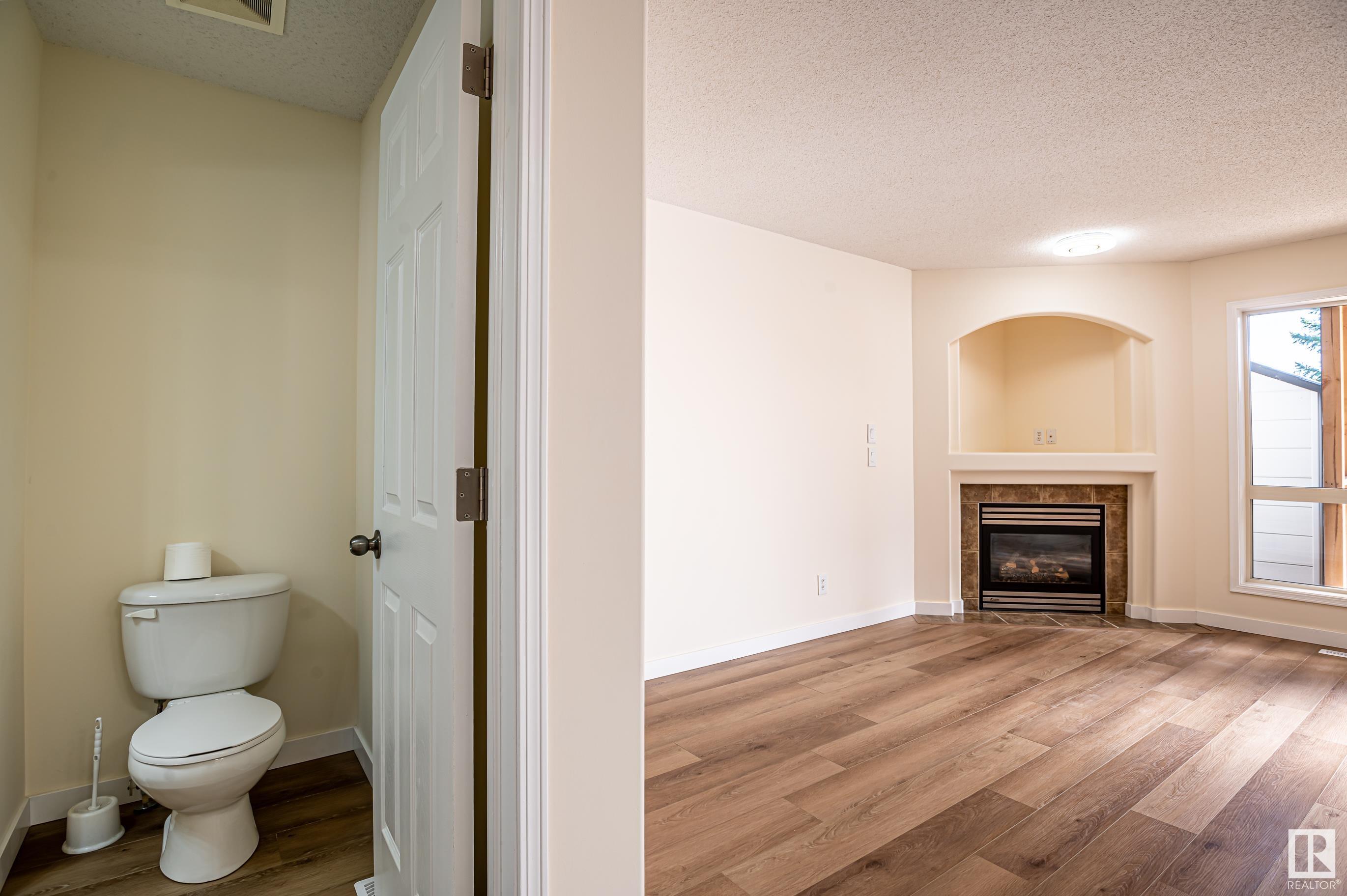 3 155 CROCUS Crescent