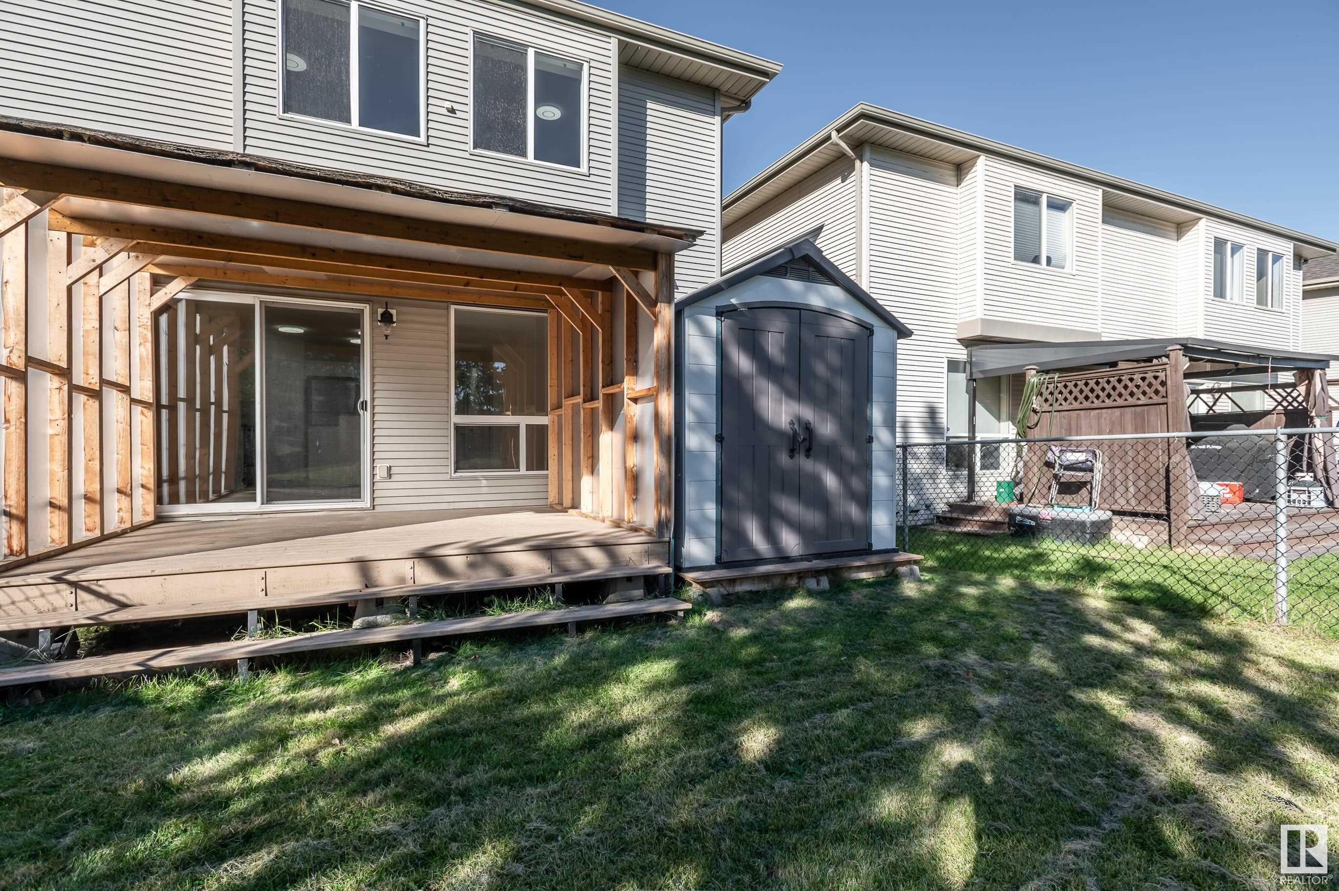 3 155 CROCUS Crescent