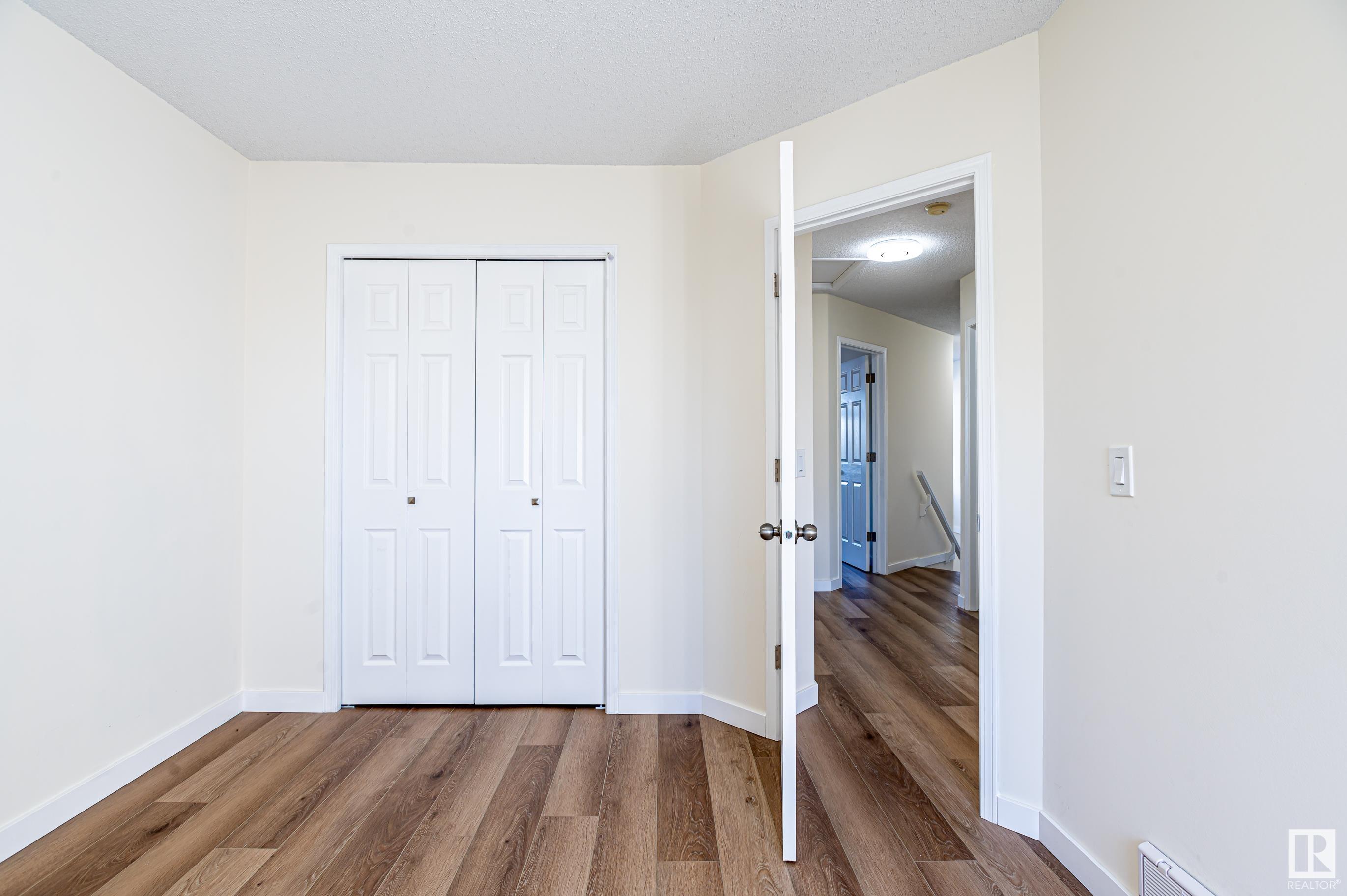 3 155 CROCUS Crescent