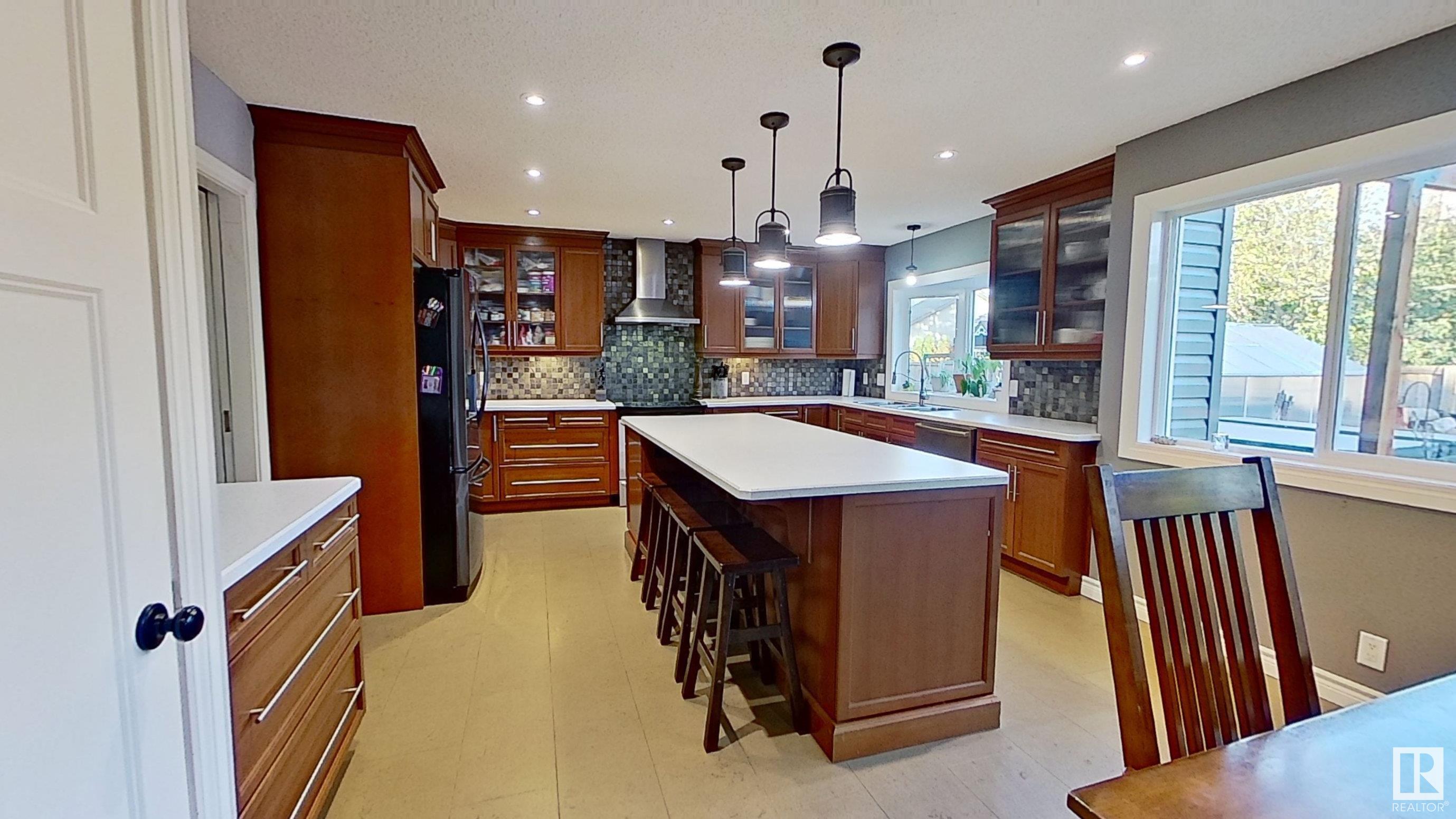 442 VILLAGE Drive